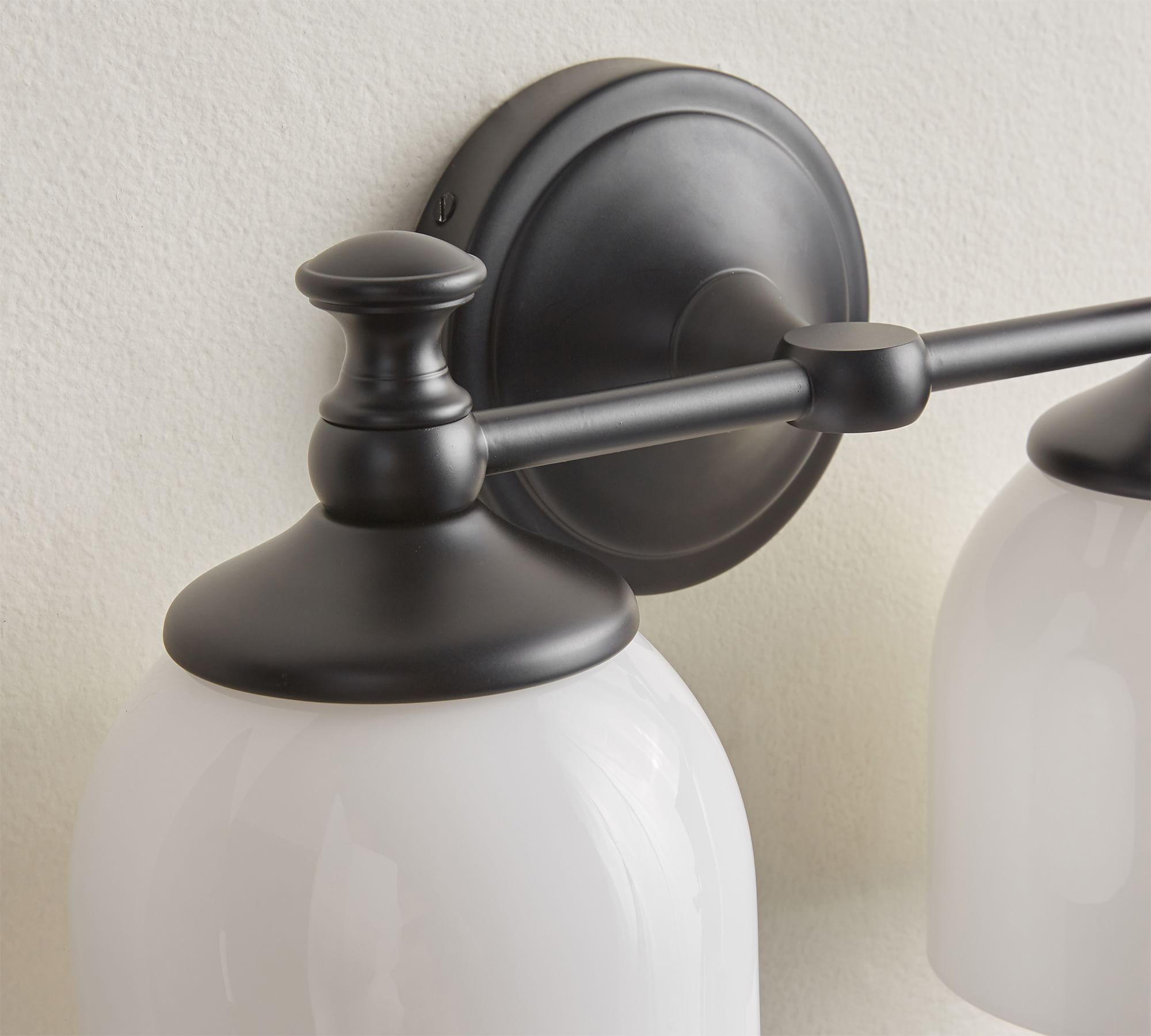 Celiaya Chart Glass Plug-in Wall Sconce