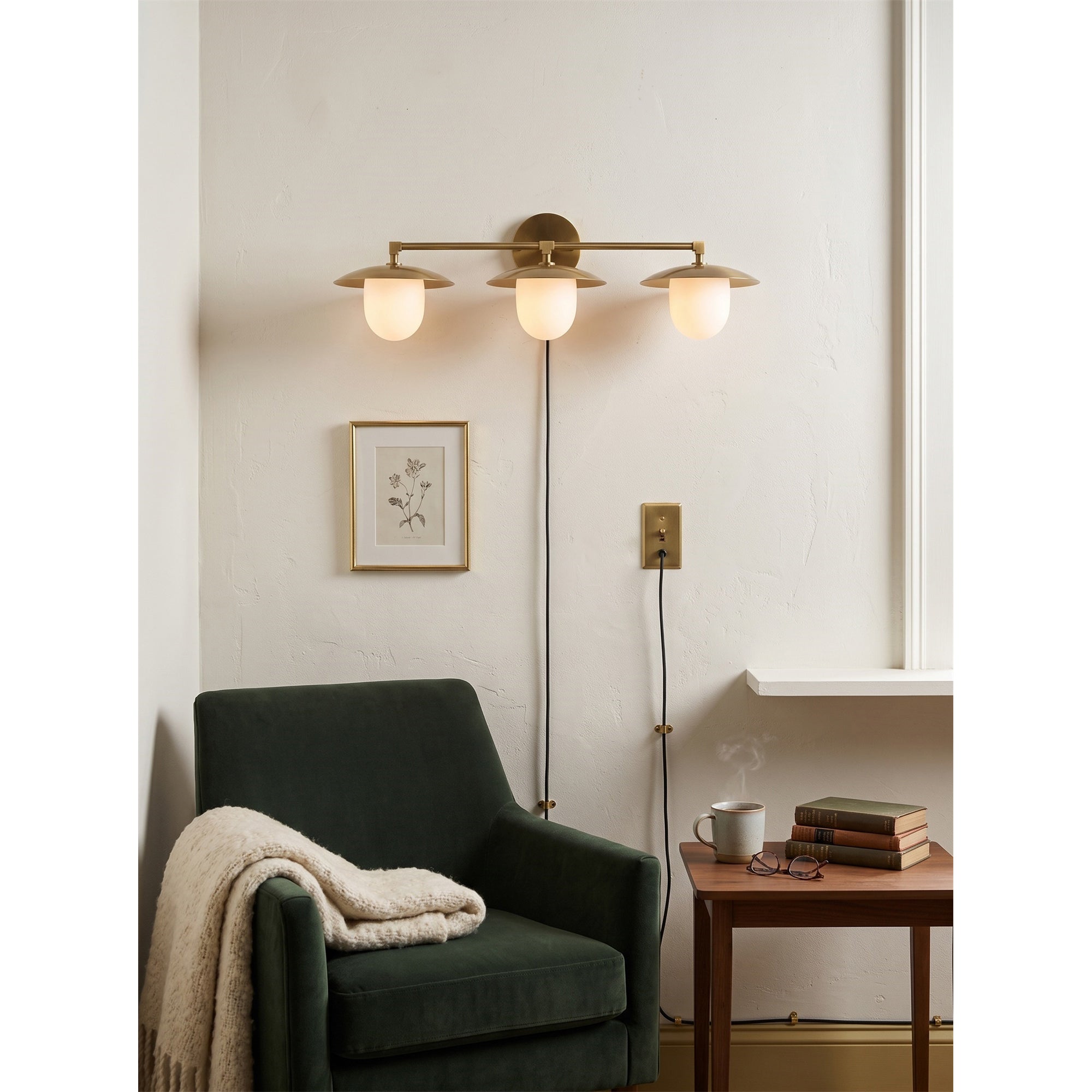 Aveniette Petite Plug-in Wall Sconce