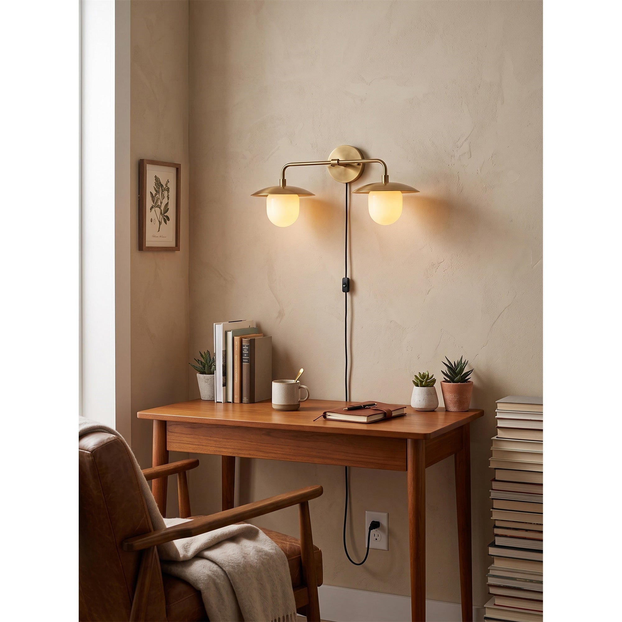 Aveniette Petite Plug-in Wall Sconce