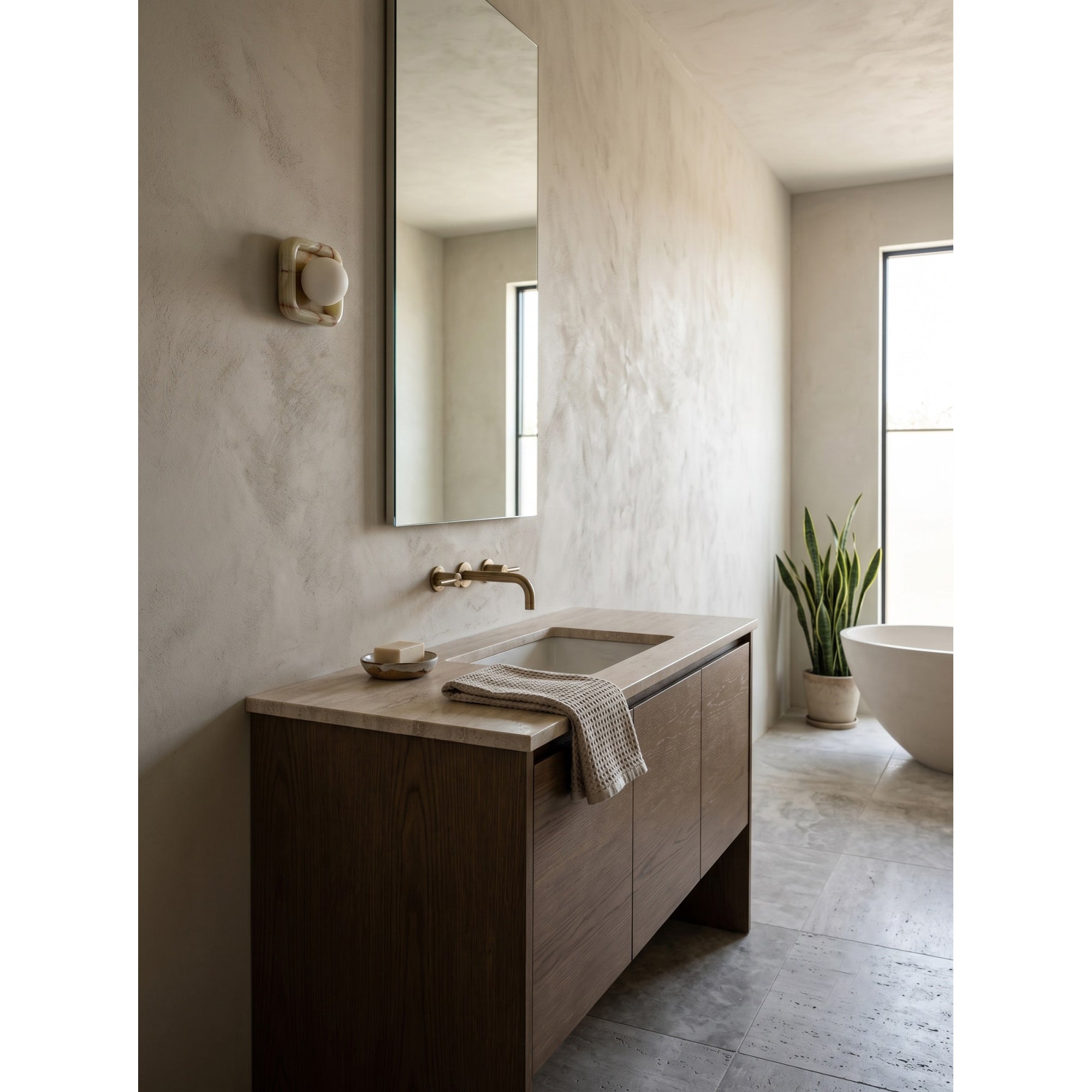 Velararia Wall Light