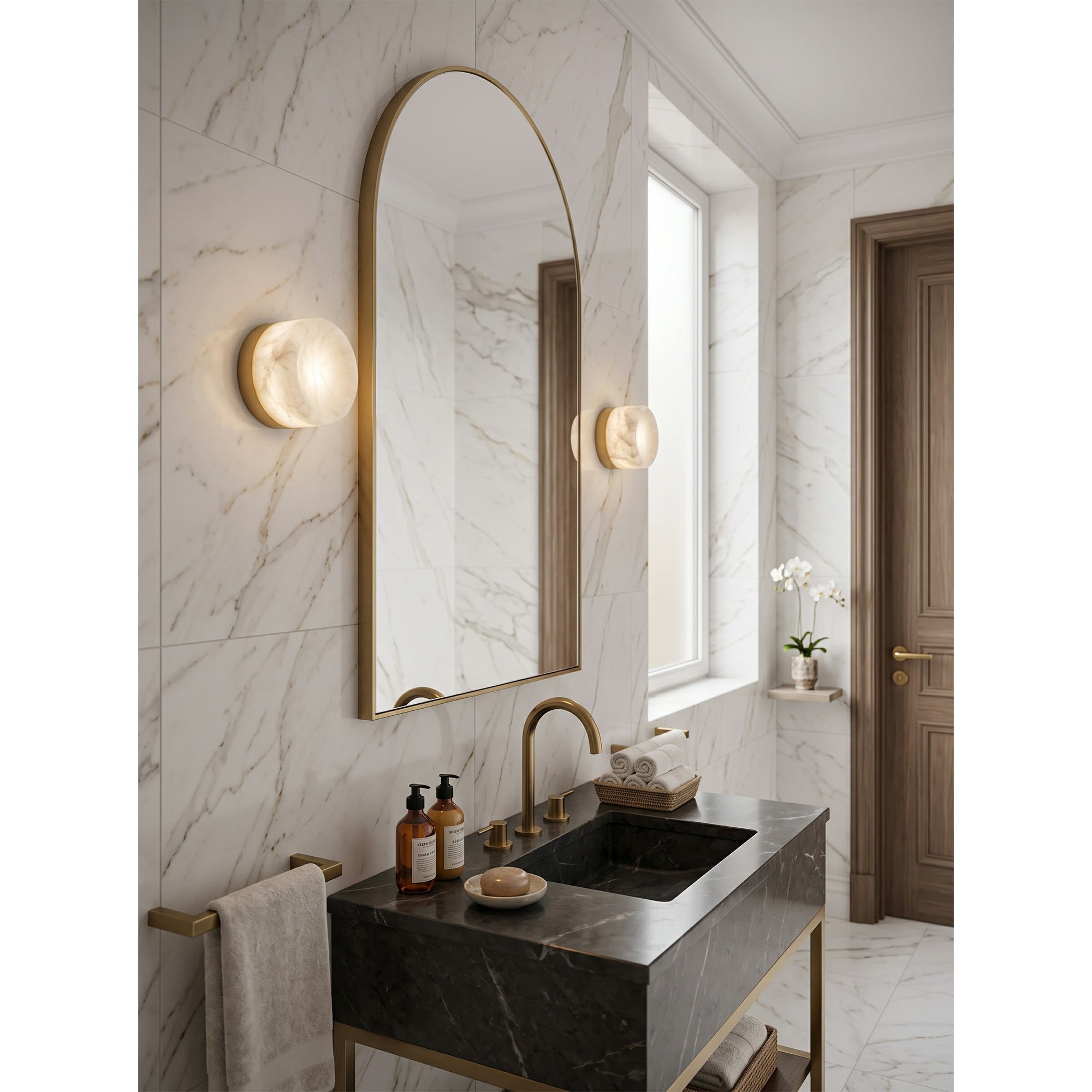Viraivaine Wall Light