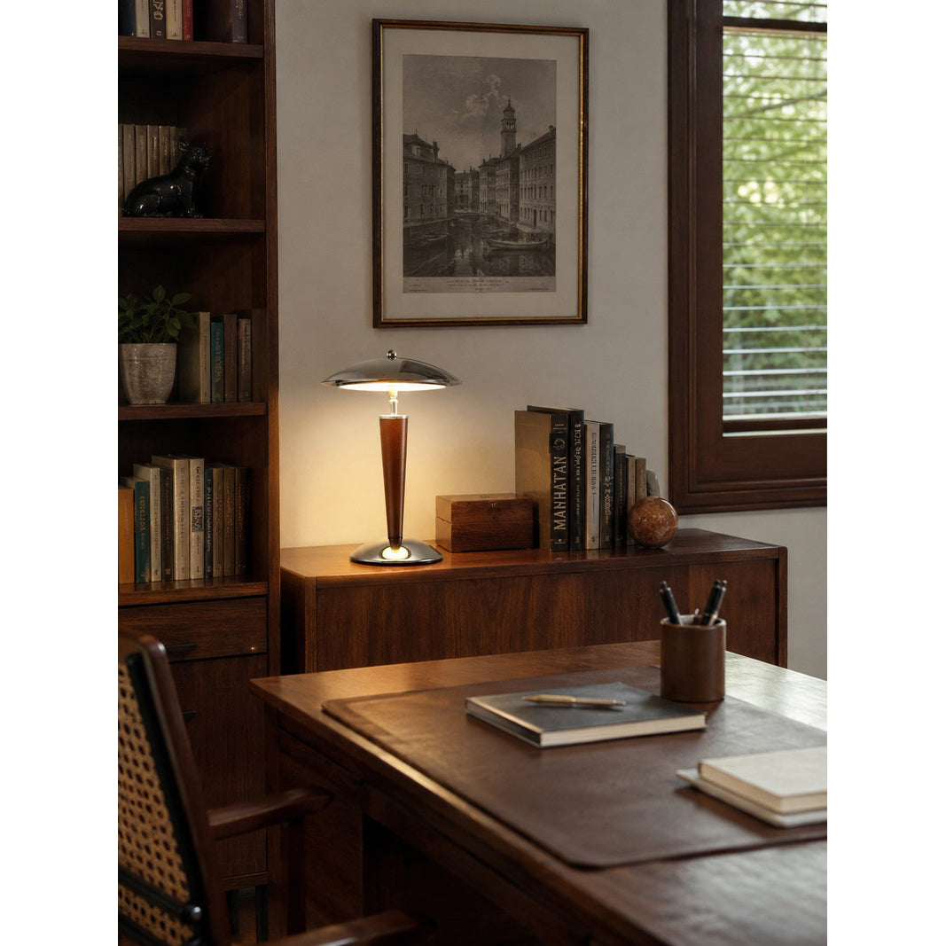 Veliseria Table Lamp