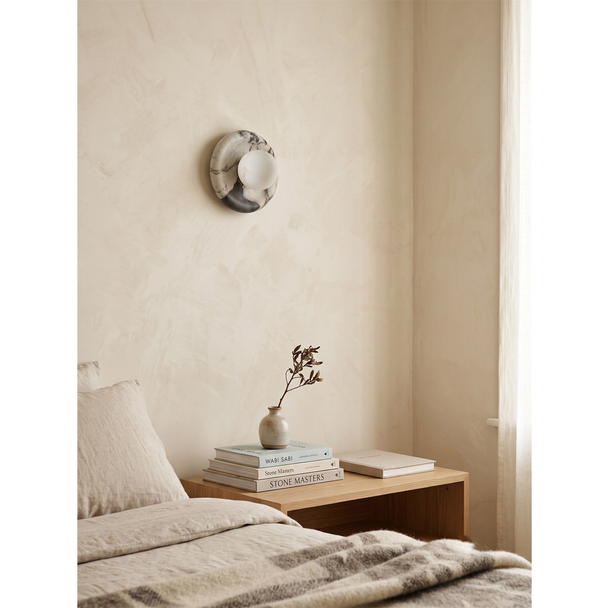Avenoeria Wall Light