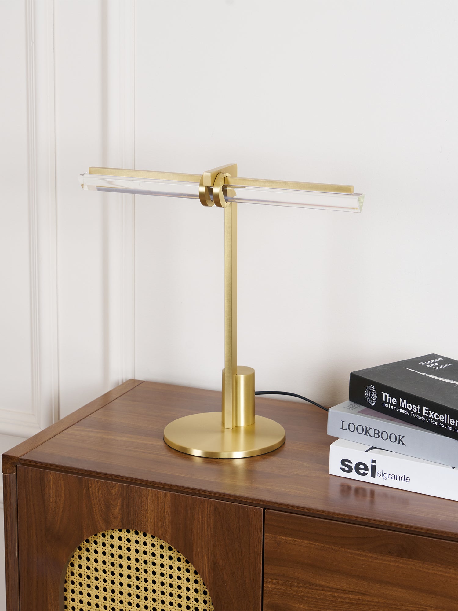 Elaoia Modern Table Lamp