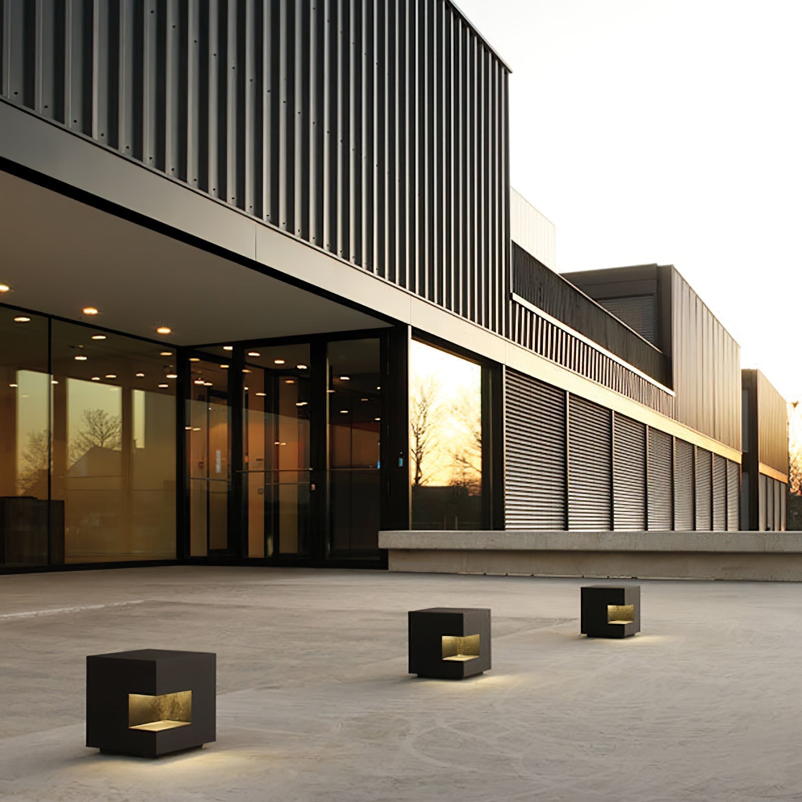 Aki Modern Acrylic Outdoor Light
