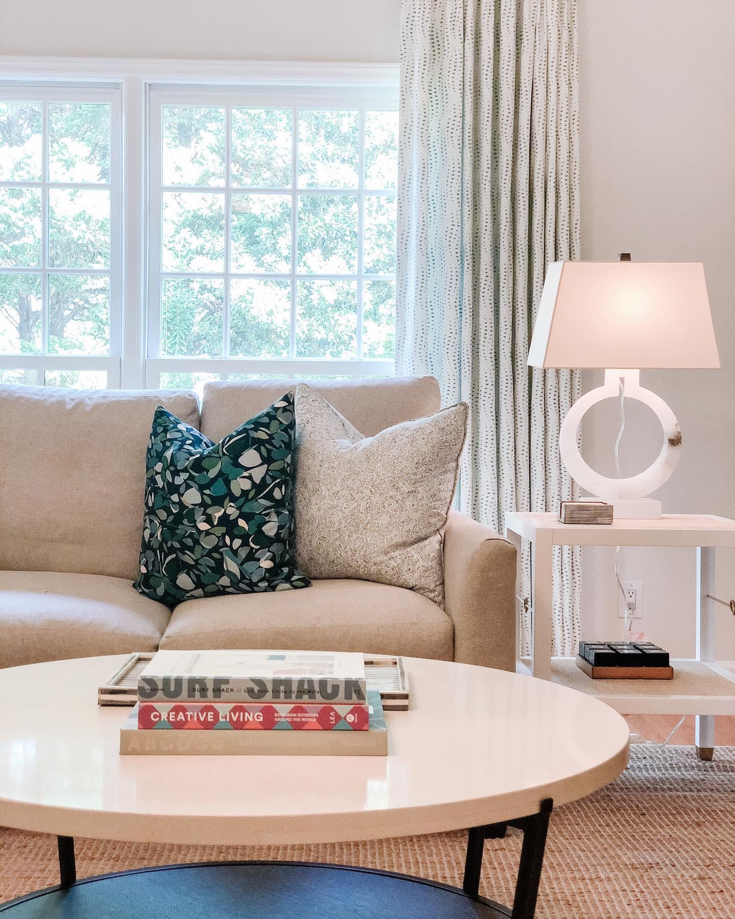 Vantor Fabric Minimalist Table Lamp