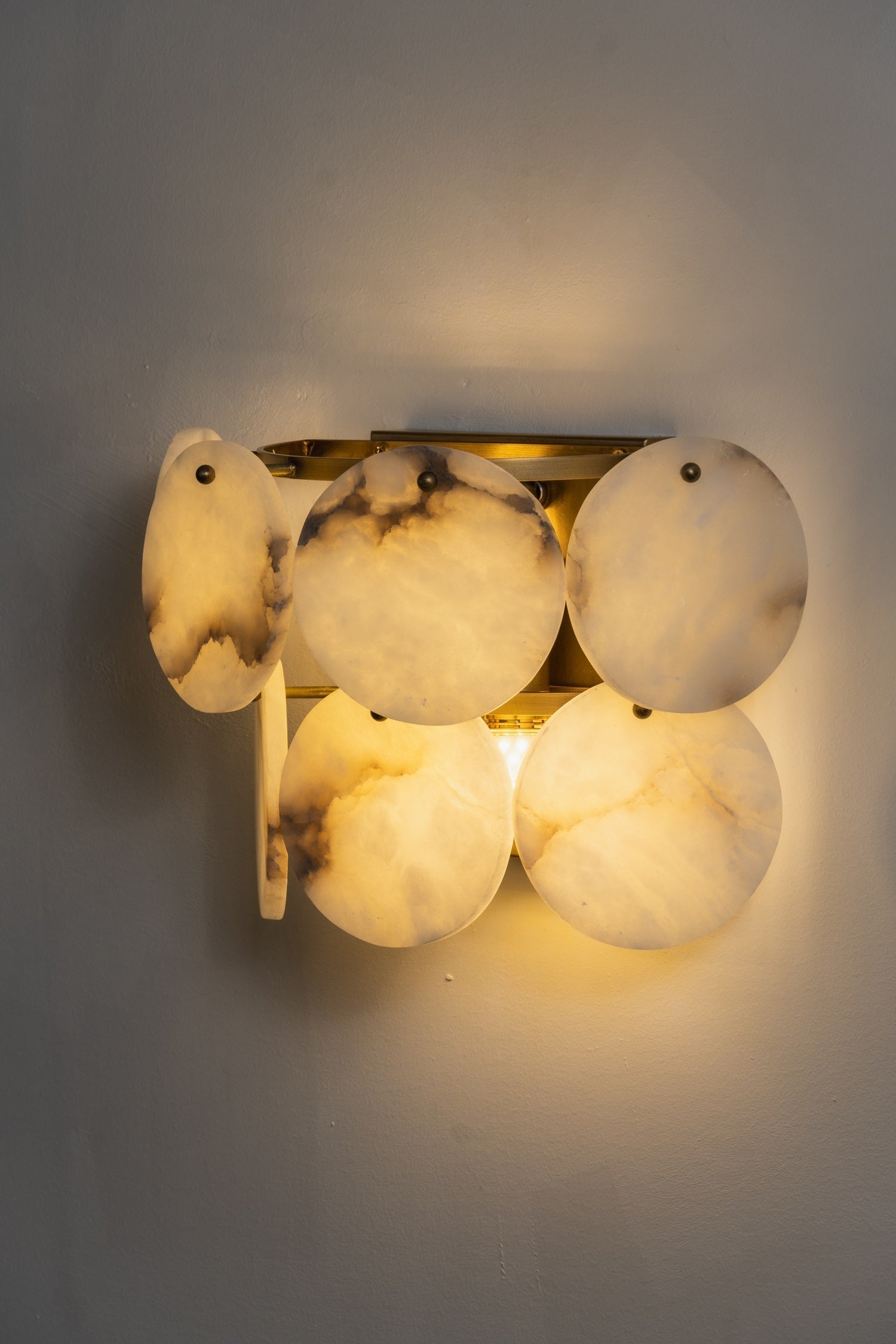 Nivivaya Alabaster Wall Lamp