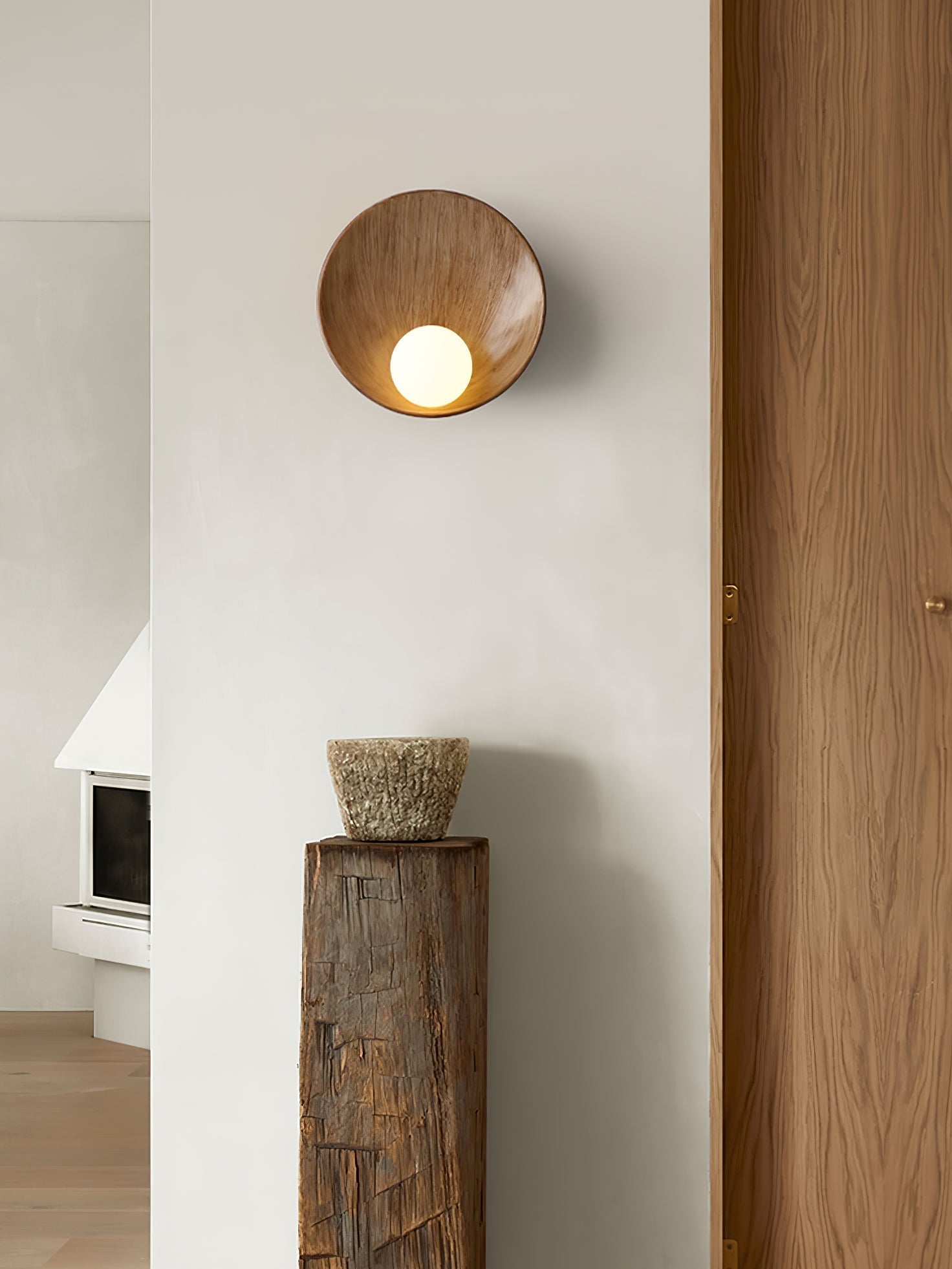 Ersila Modern Minimalist Resin Wall Lamp