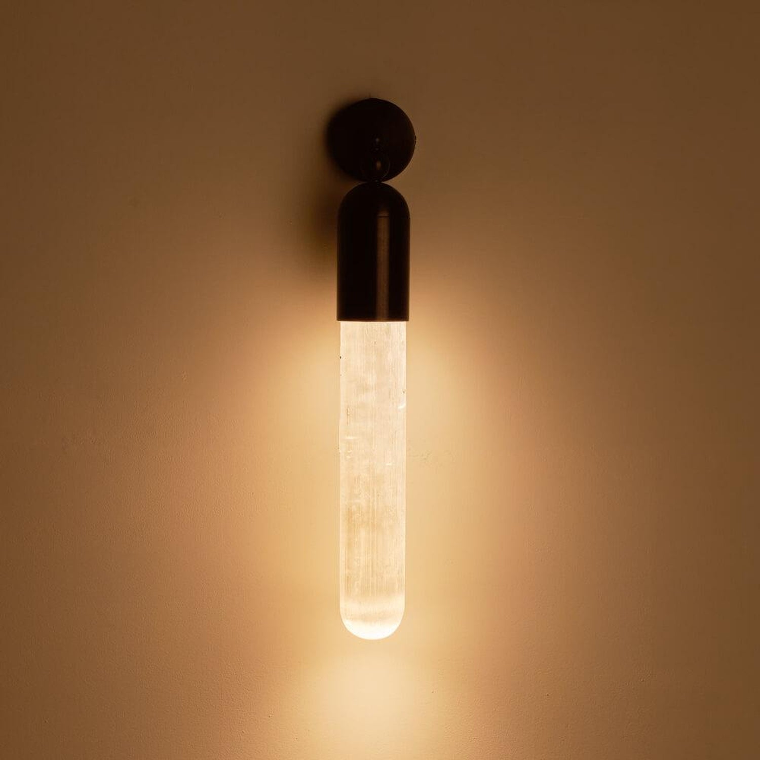 Nivaaine Alabaster Wall Lamp