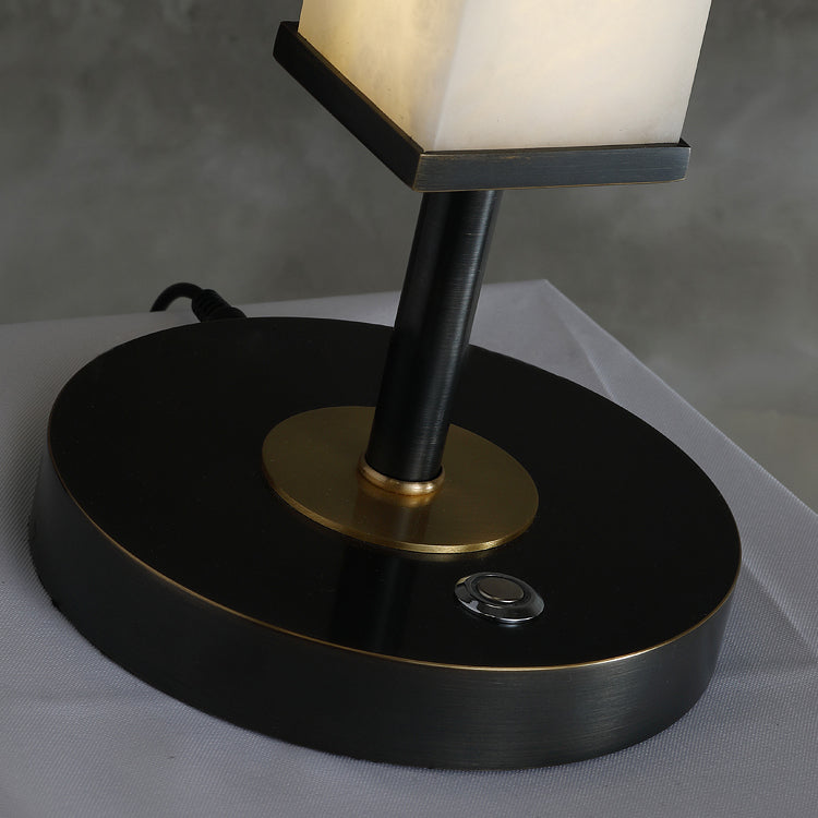 Lioraniella Table Lamp