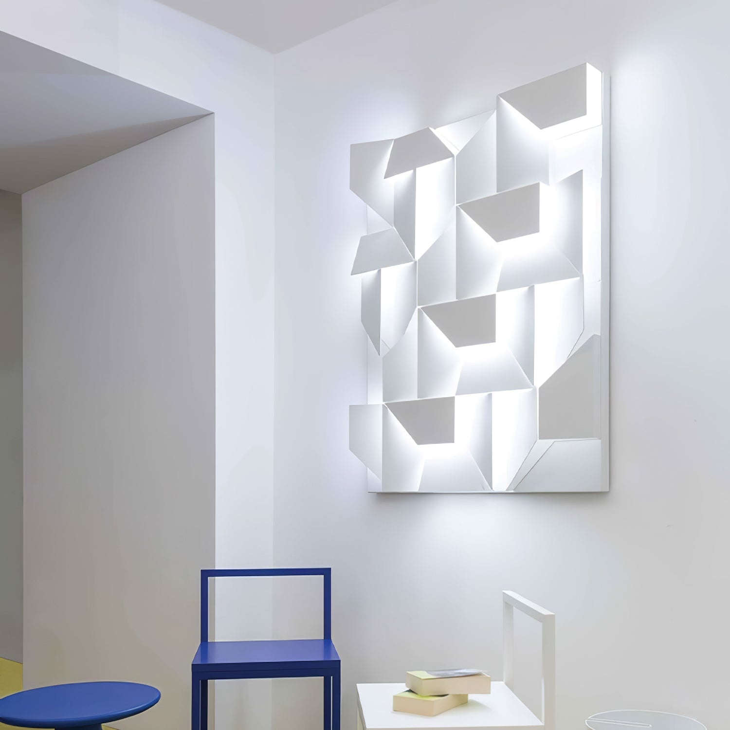 Wynor Shadows Grand Sconce Wall Lamp