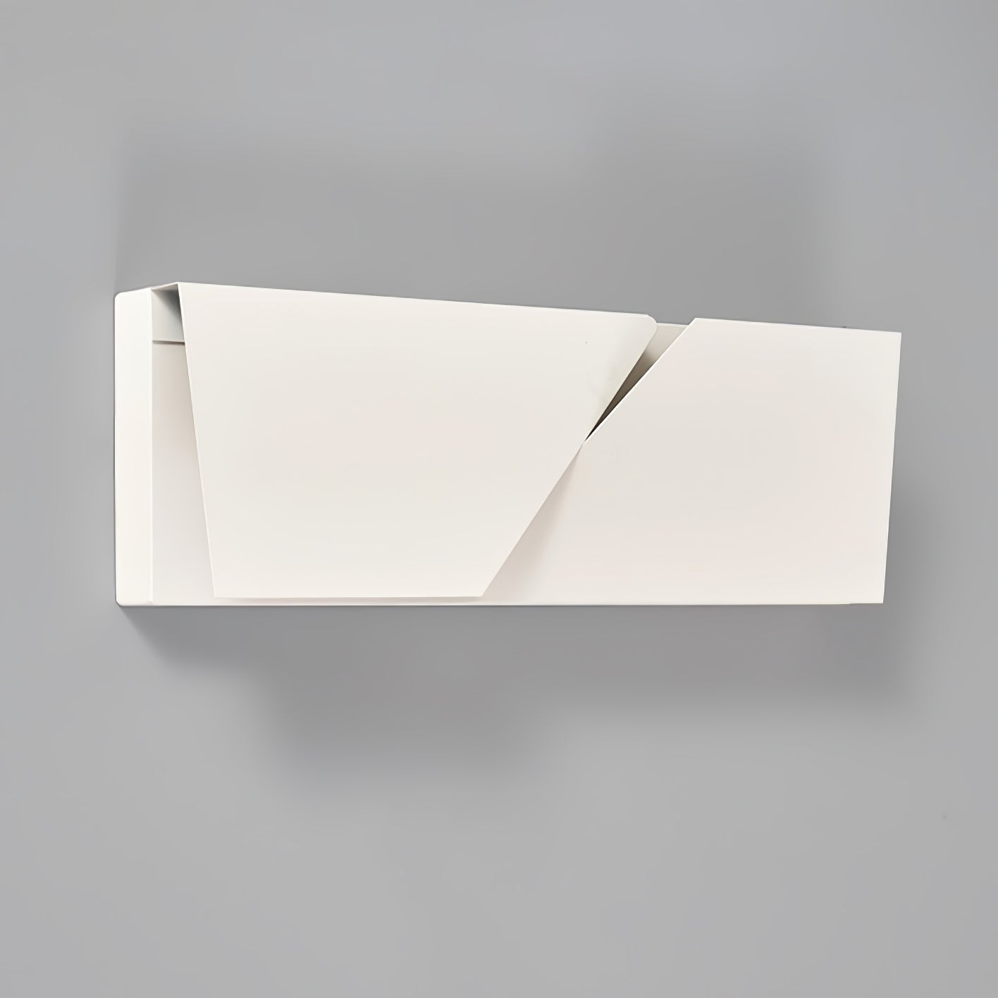 Wynor Shadows Grand Sconce Wall Lamp