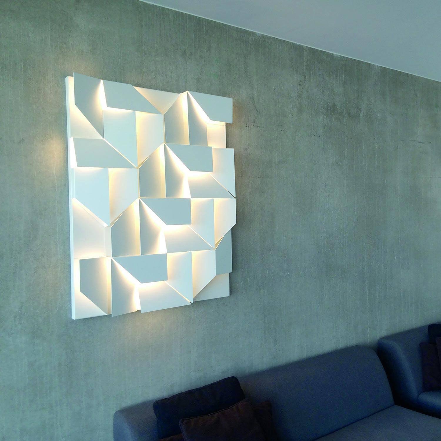 Wynor Shadows Grand Sconce Wall Lamp