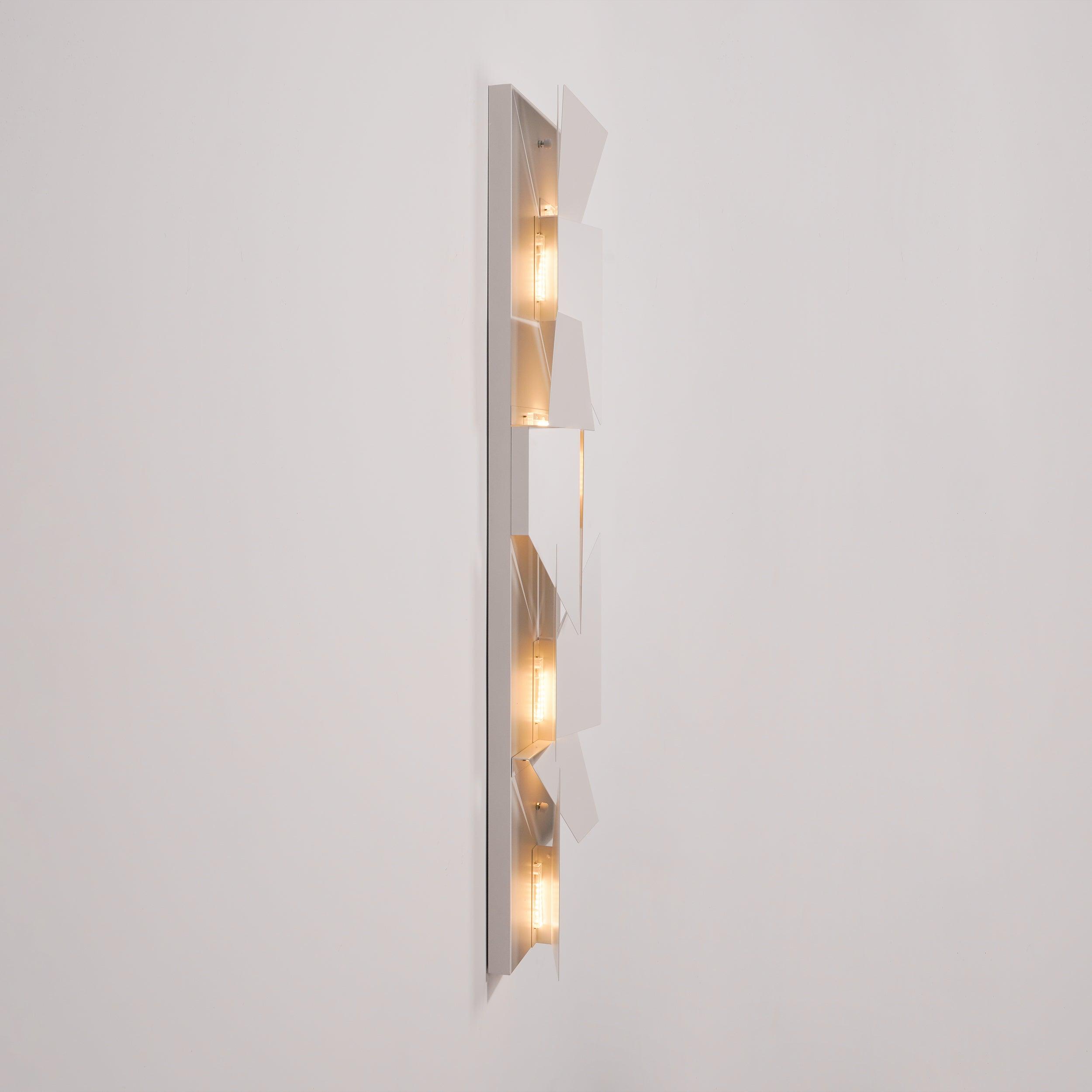 Arthaen Shadows Grand Sconce Wall lamp