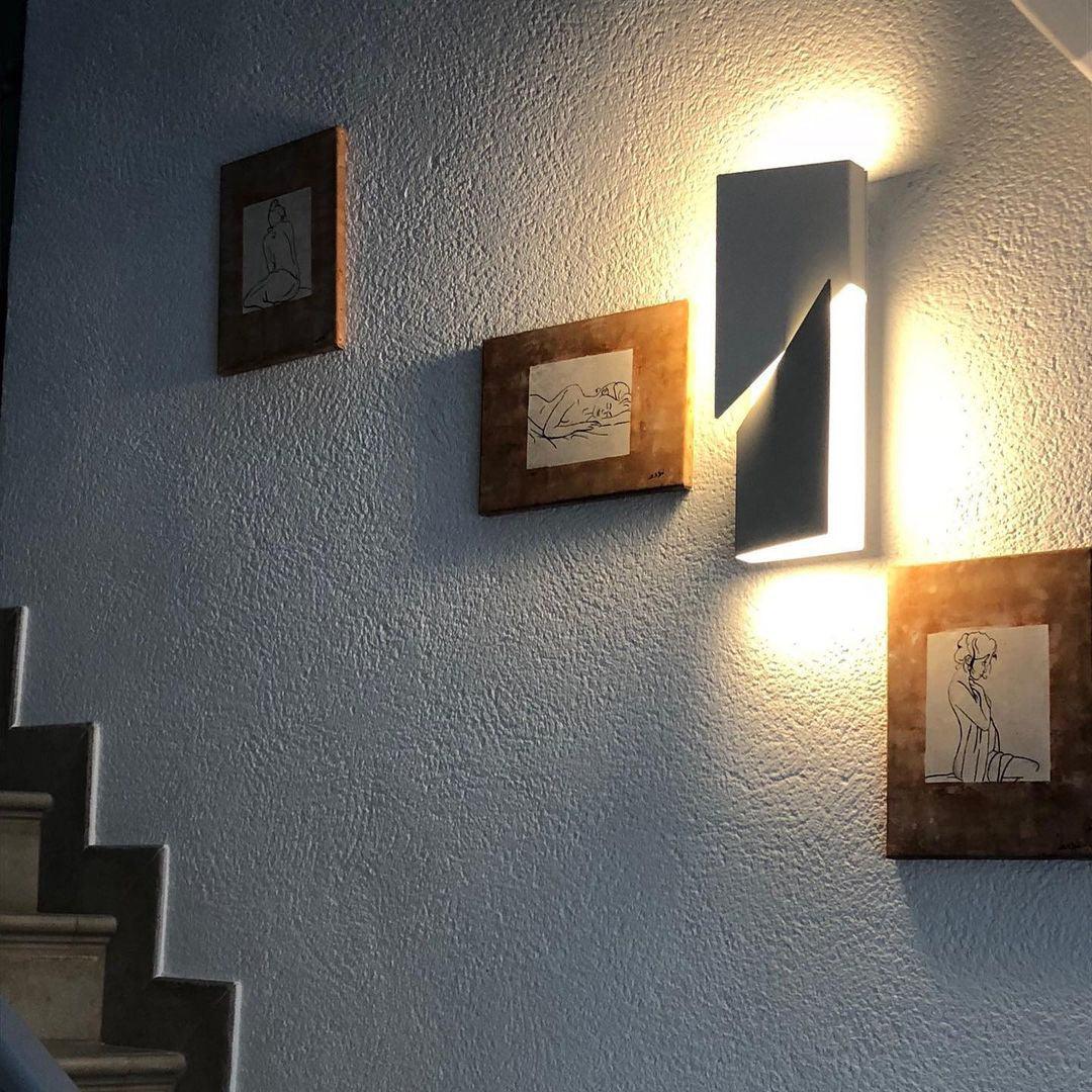 Arthaen Shadows Grand Sconce Wall lamp