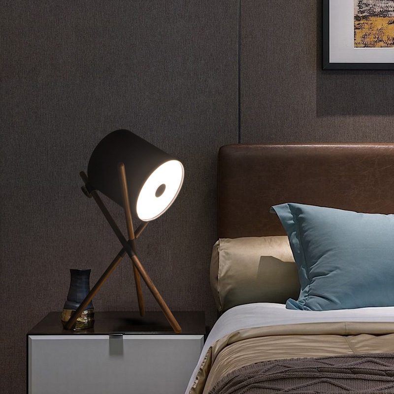 Daphane Modern Table Lamp