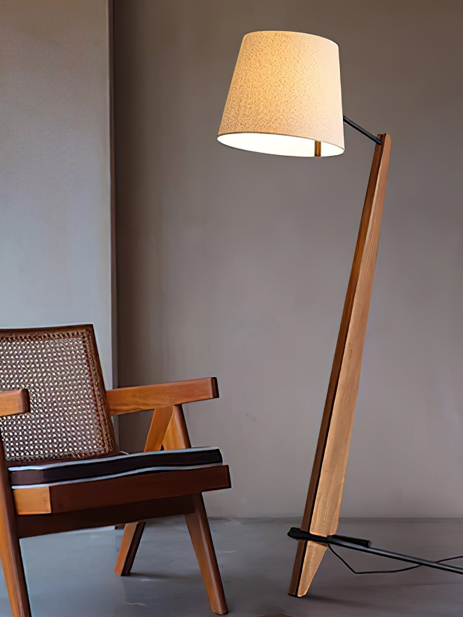 Vyran Wood Fabric Floor Lamp