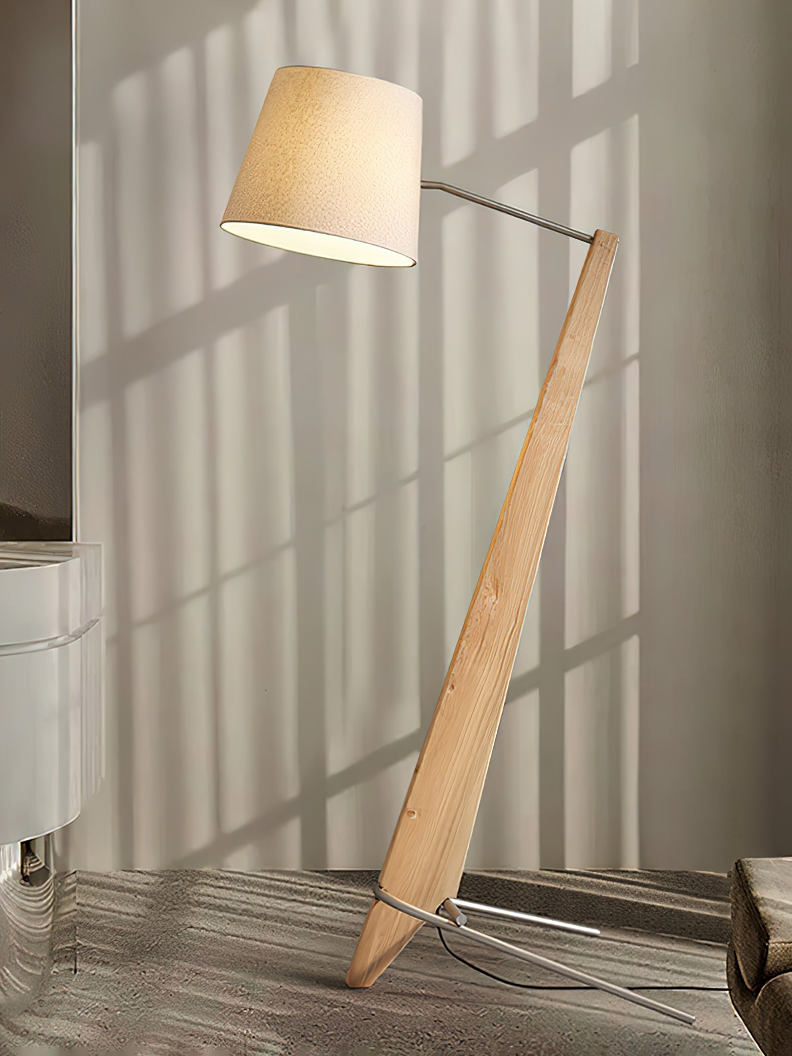Vyran Wood Fabric Floor Lamp