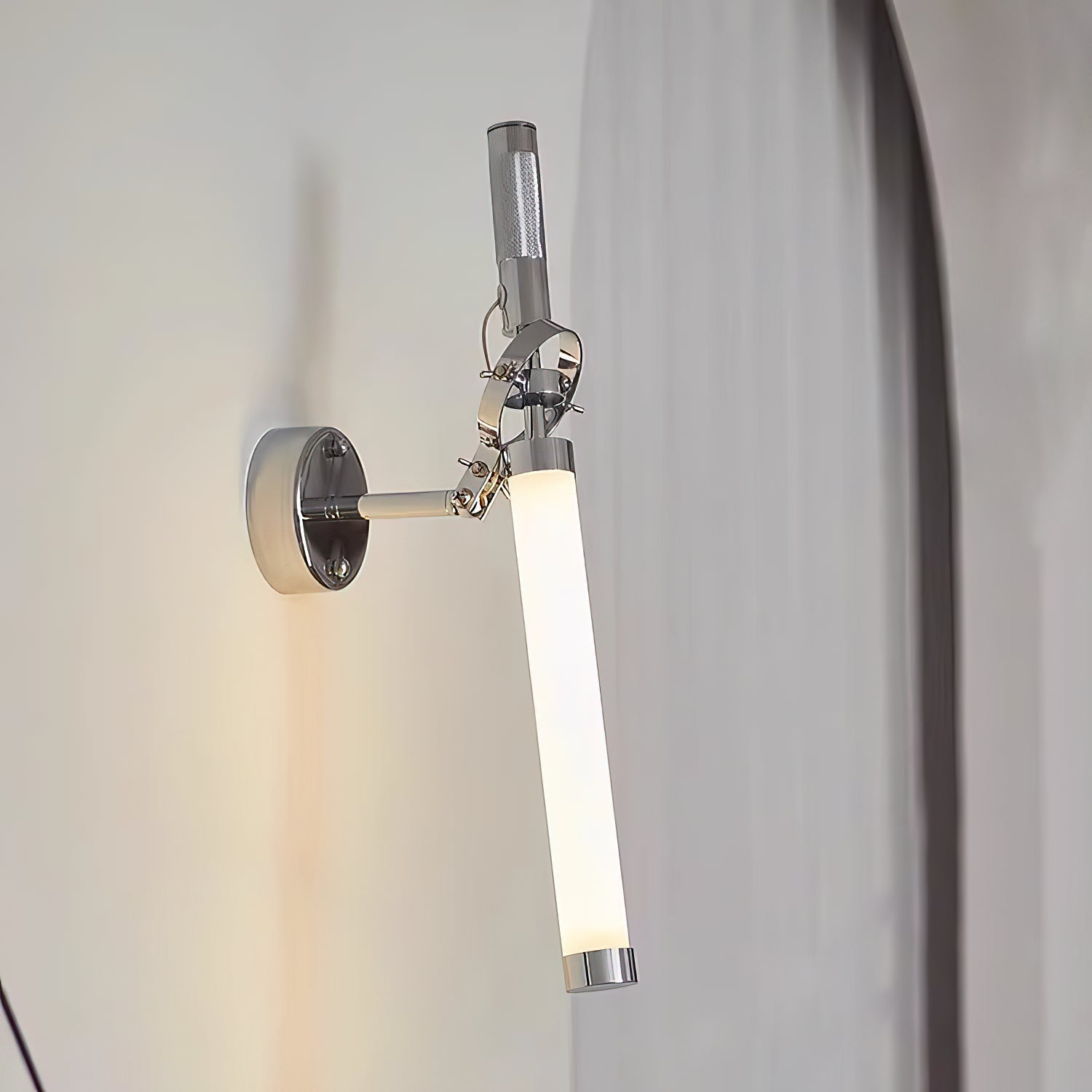 Velerelle Wall Lamp