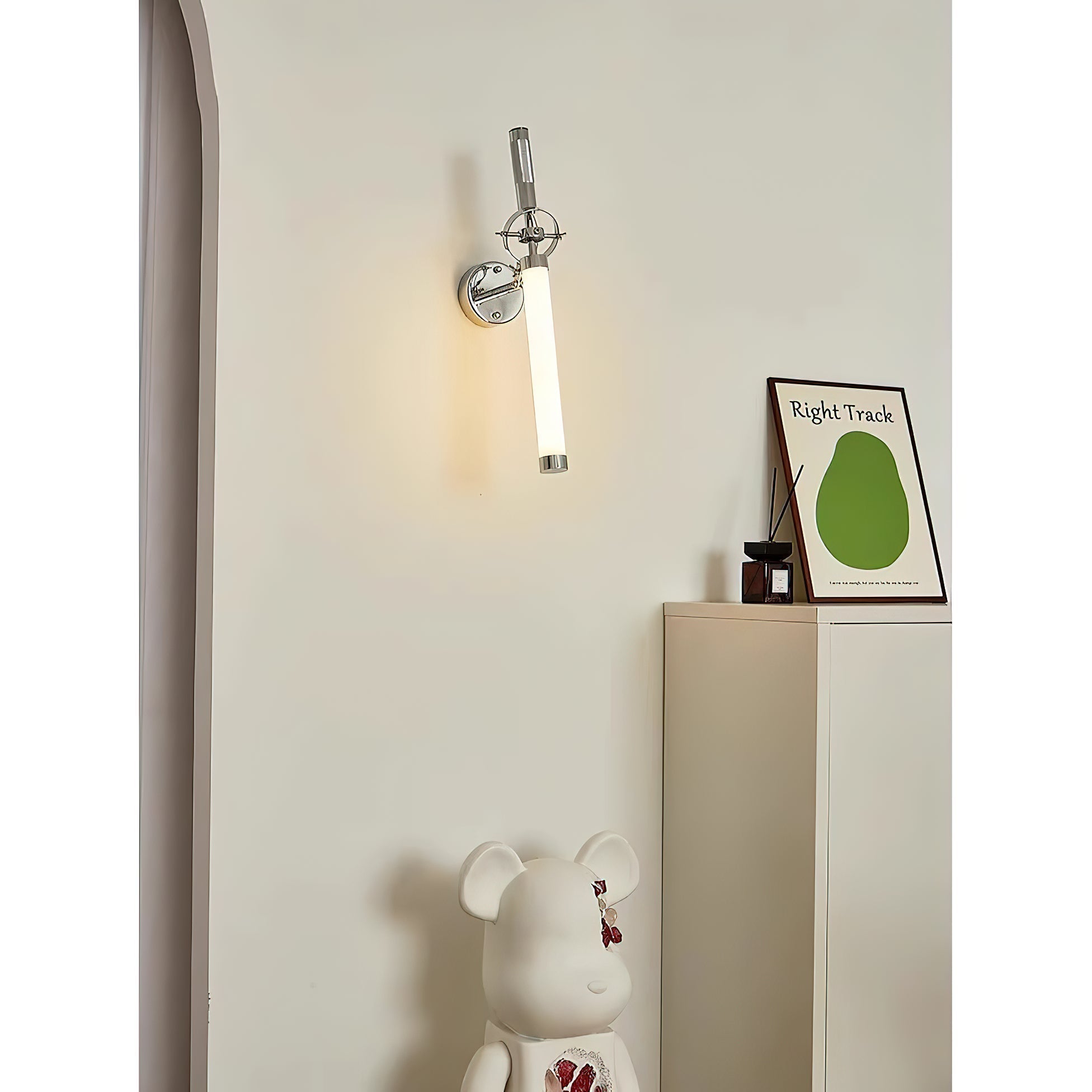 Velerelle Wall Lamp