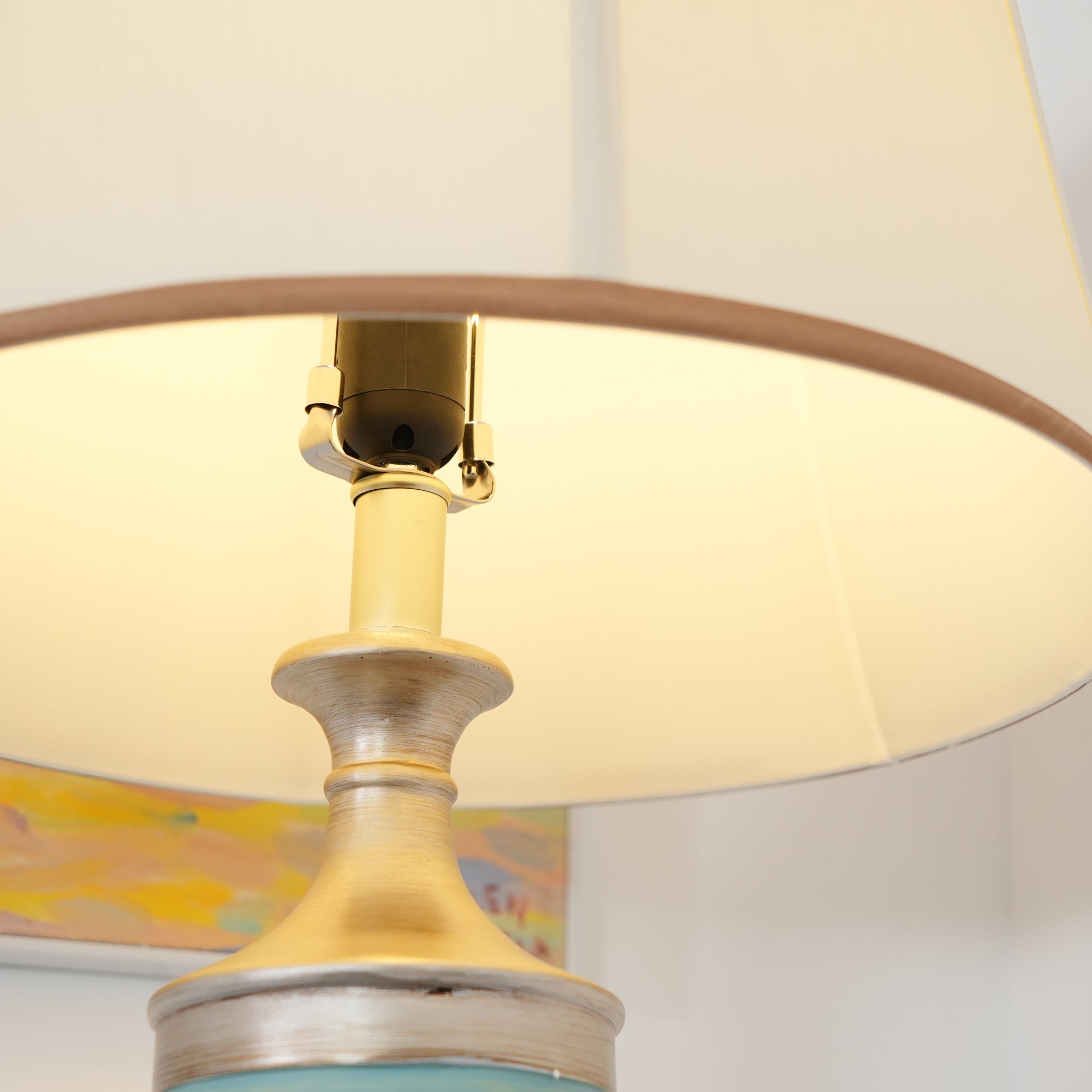 Niraaya Vintage Resin Floor Lamp
