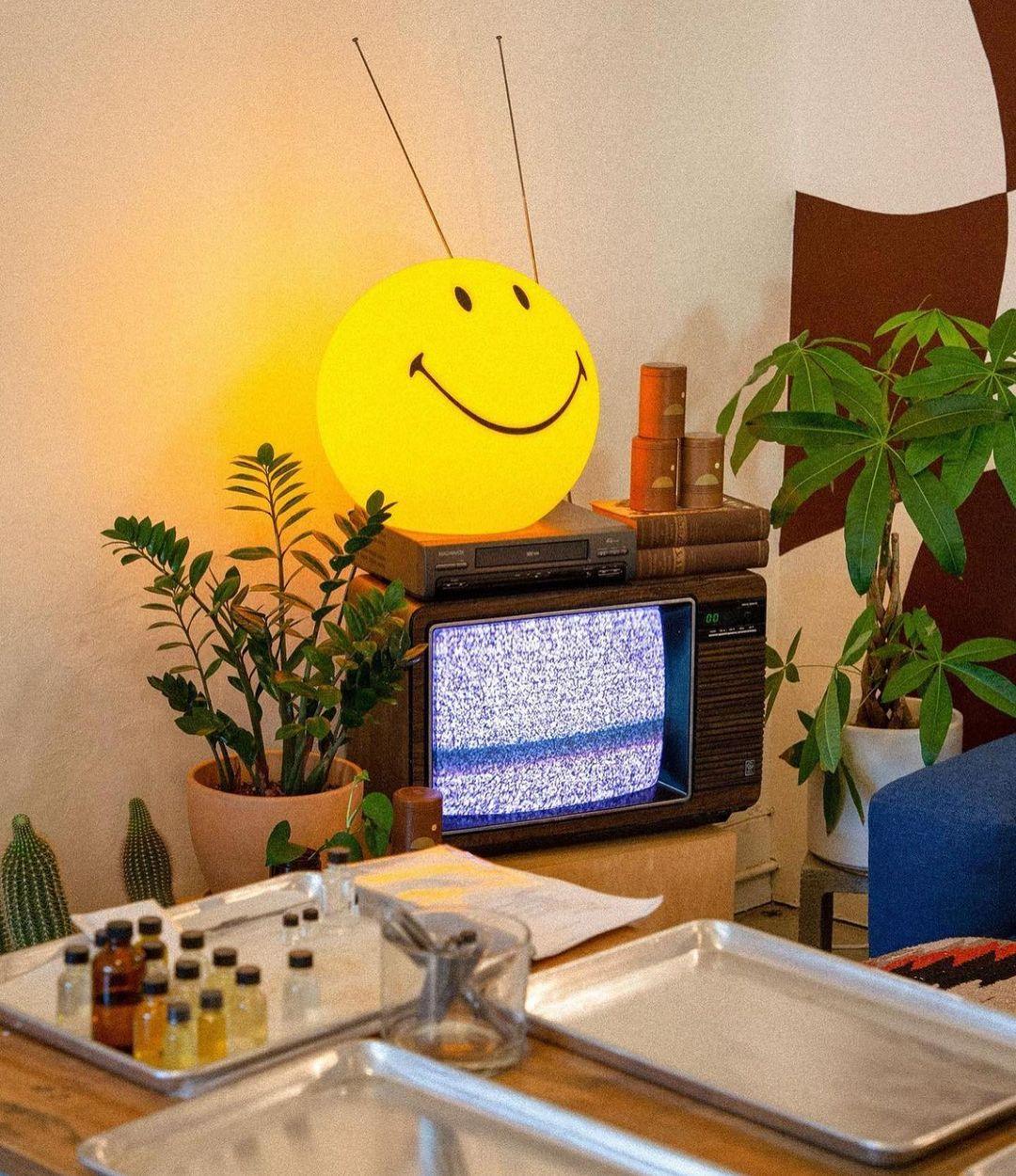 Fiera Plastic Playful Table Lamp