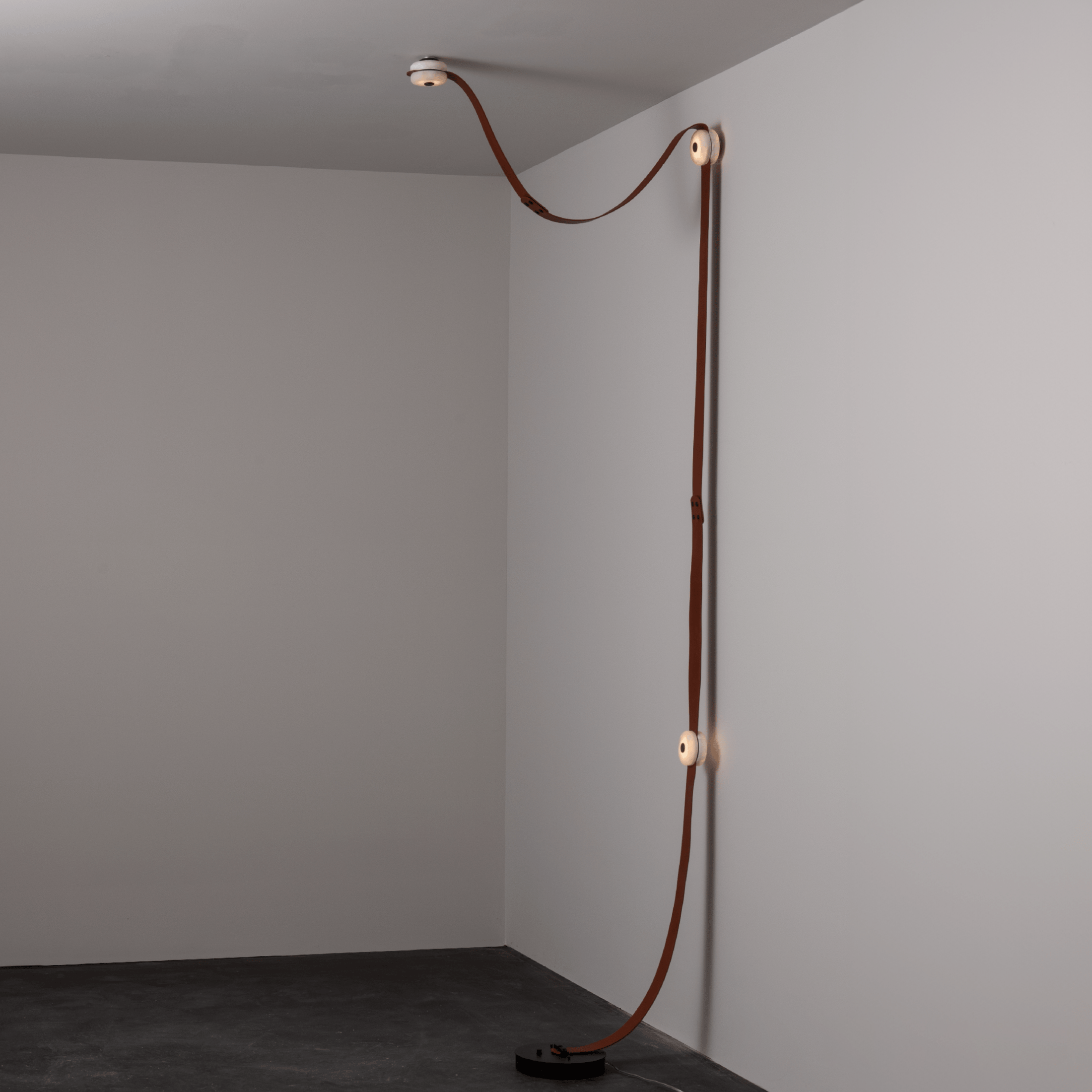 Seliine Floor-to-Ceiling Lamp