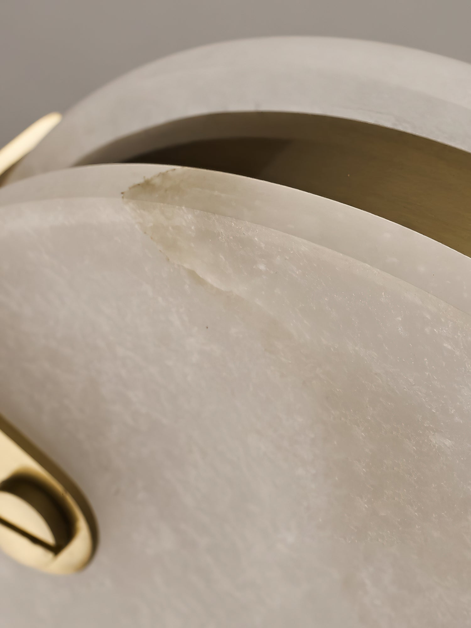 Nivaine Alabaster Pendant Light