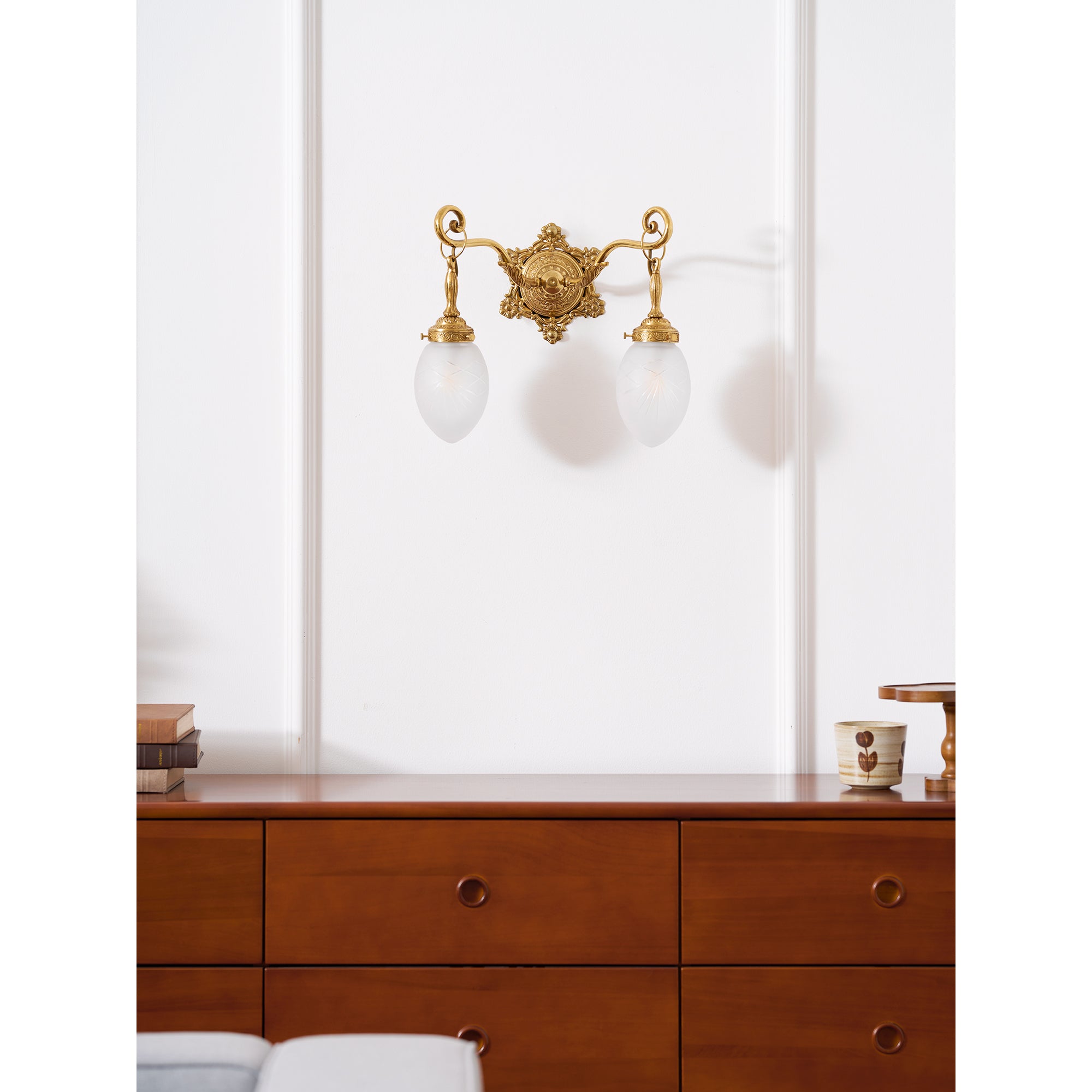 Varessa Classic Wall Lamp