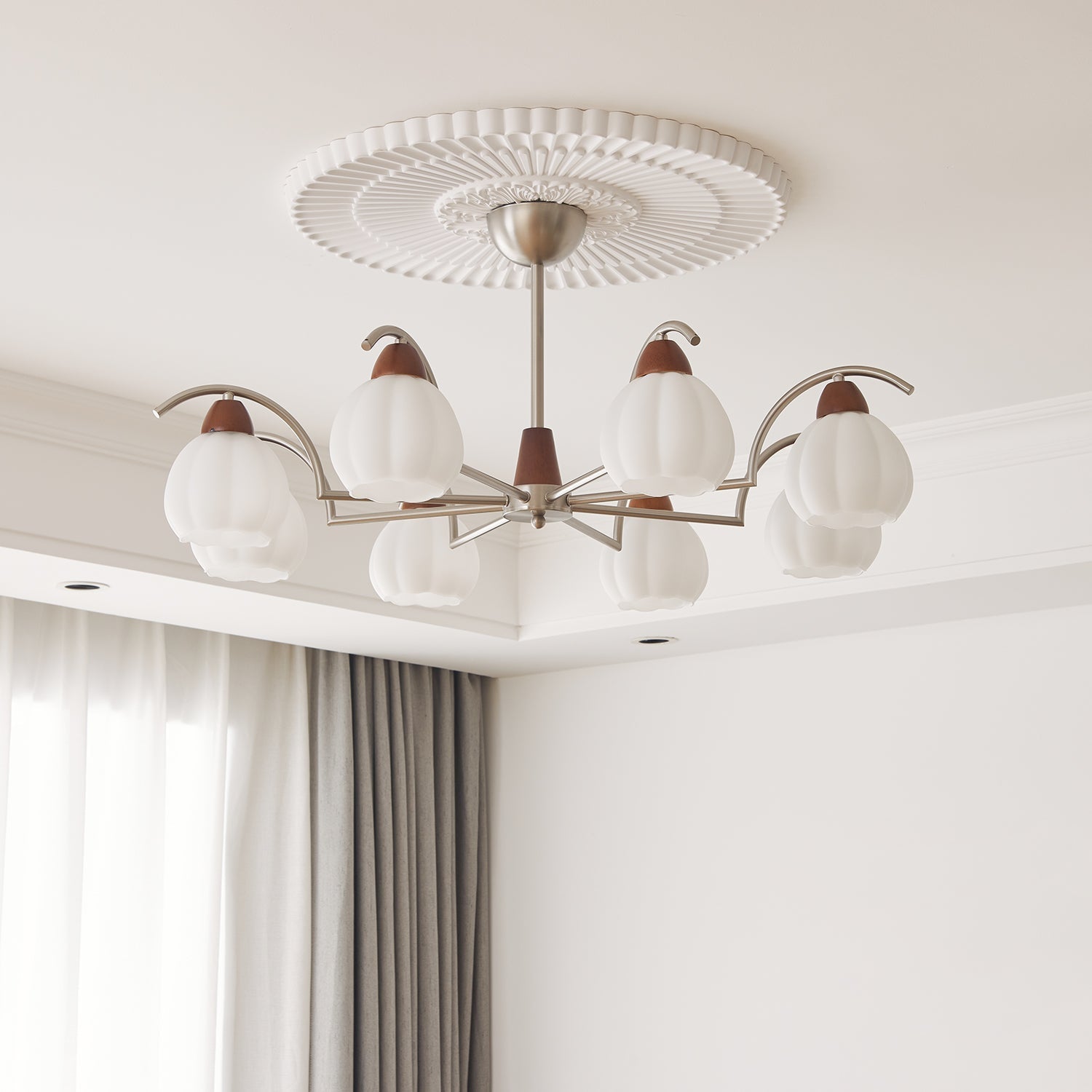 Ilaeiel Traditional Elegance Bloom Wood Glass Chandelier