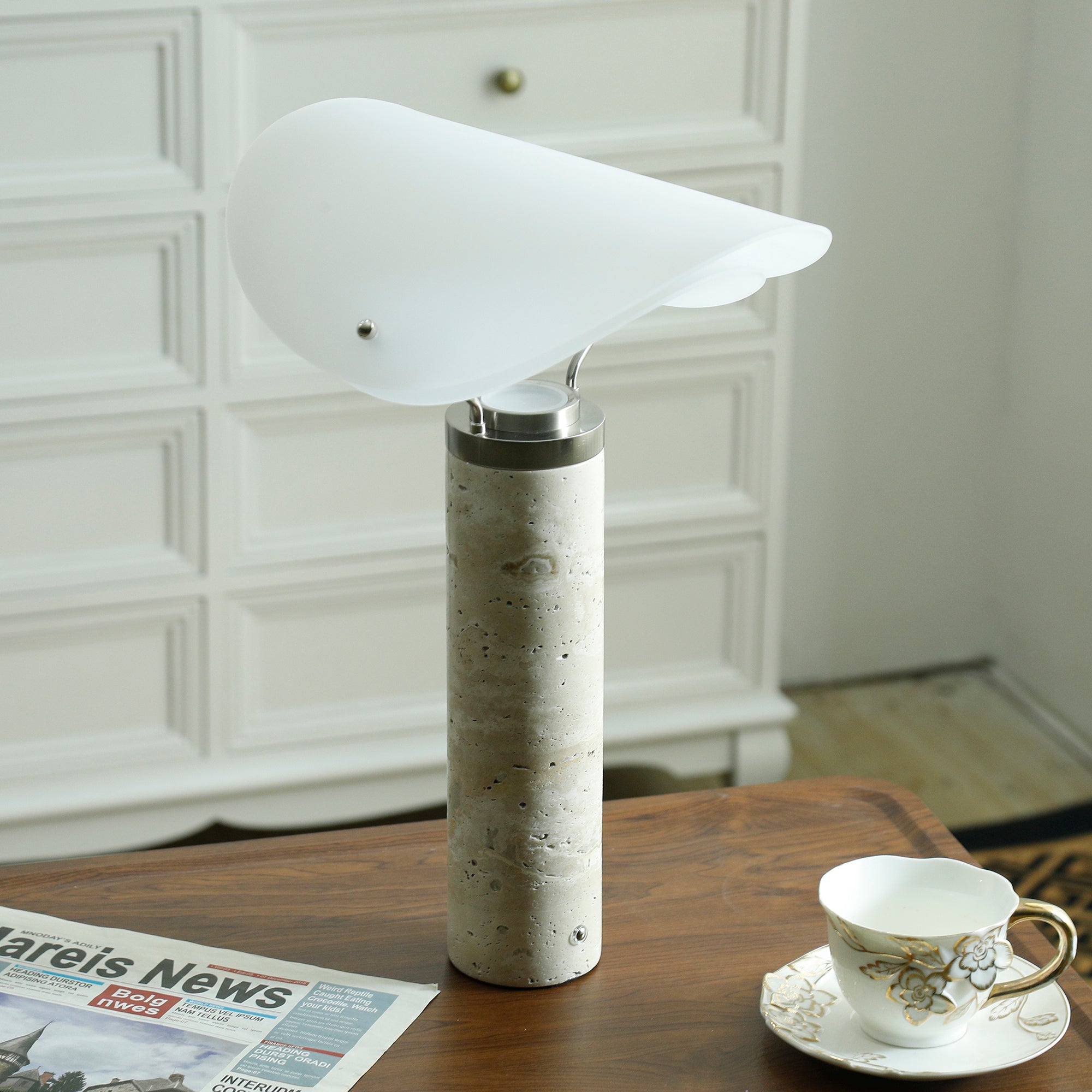 Lioraraine Table Lamp