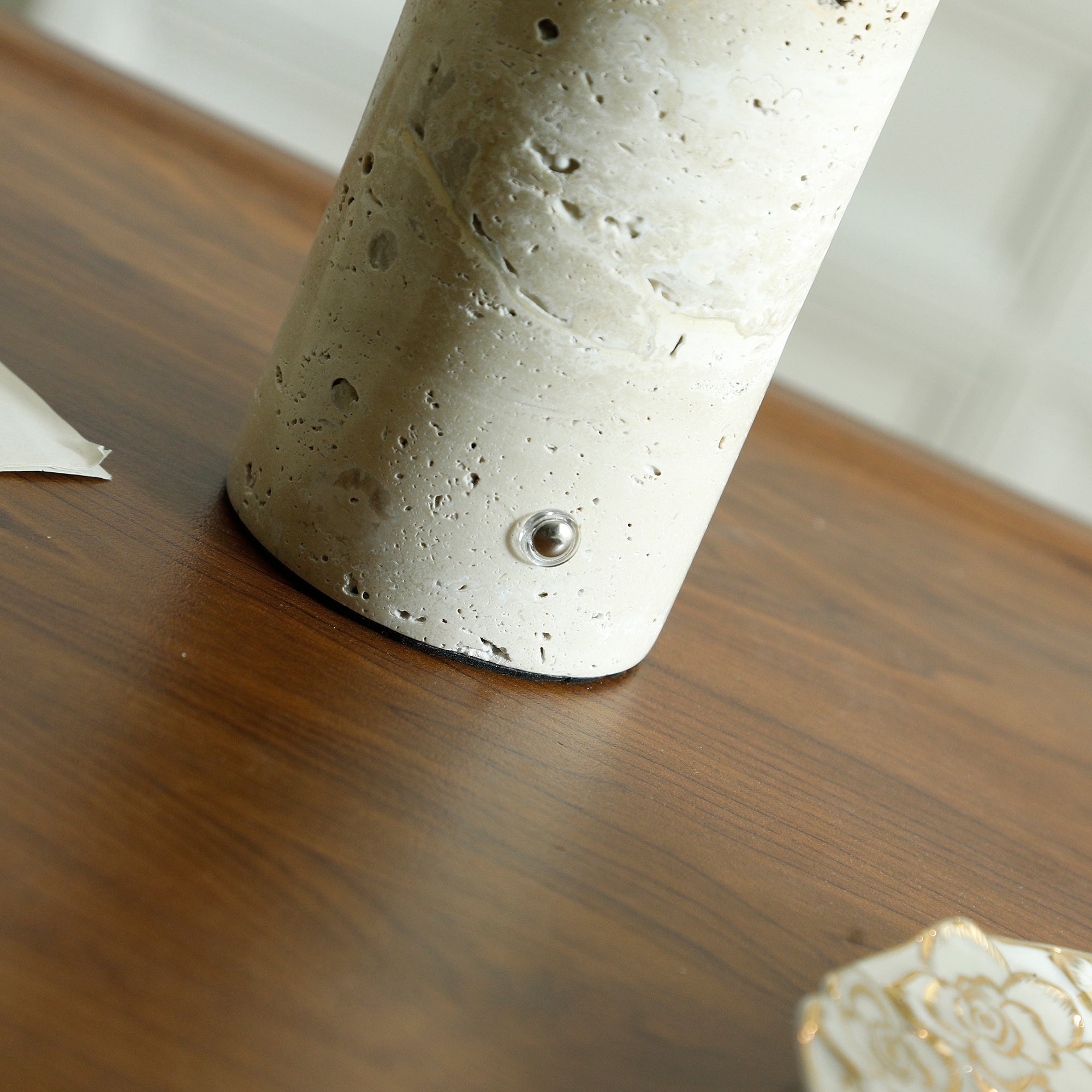 Lioraraine Table Lamp