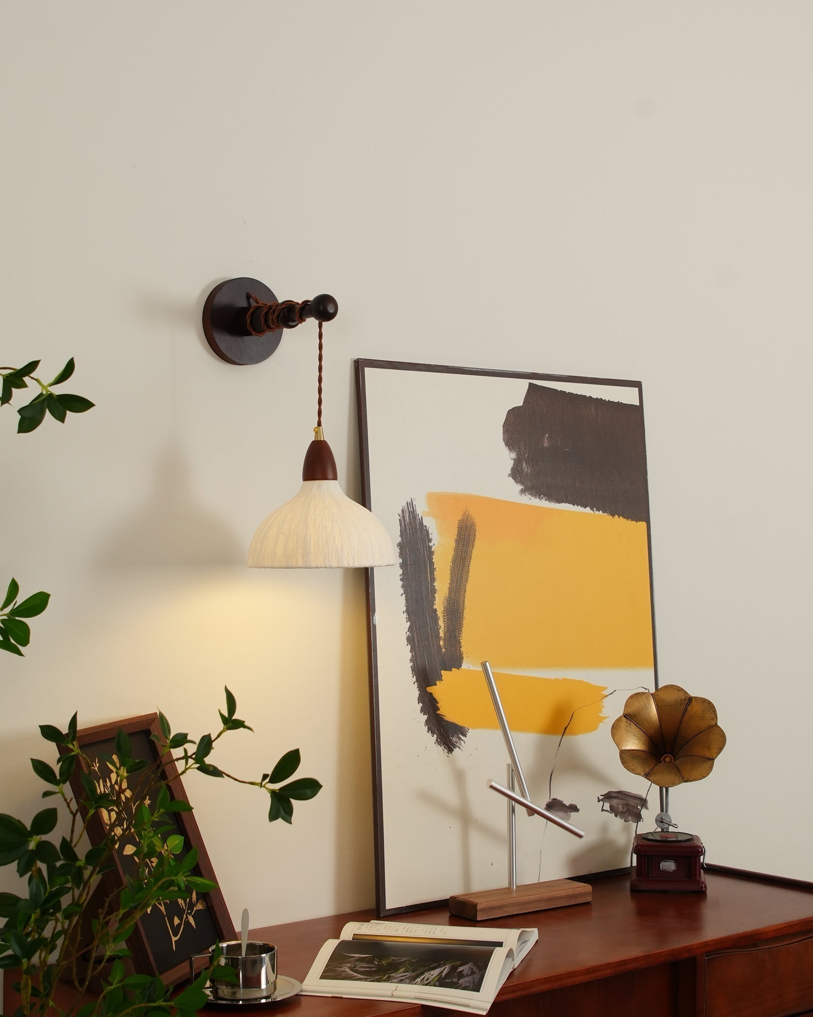 Vitheos Elegance Natural Walnut Wood Wall Lamp