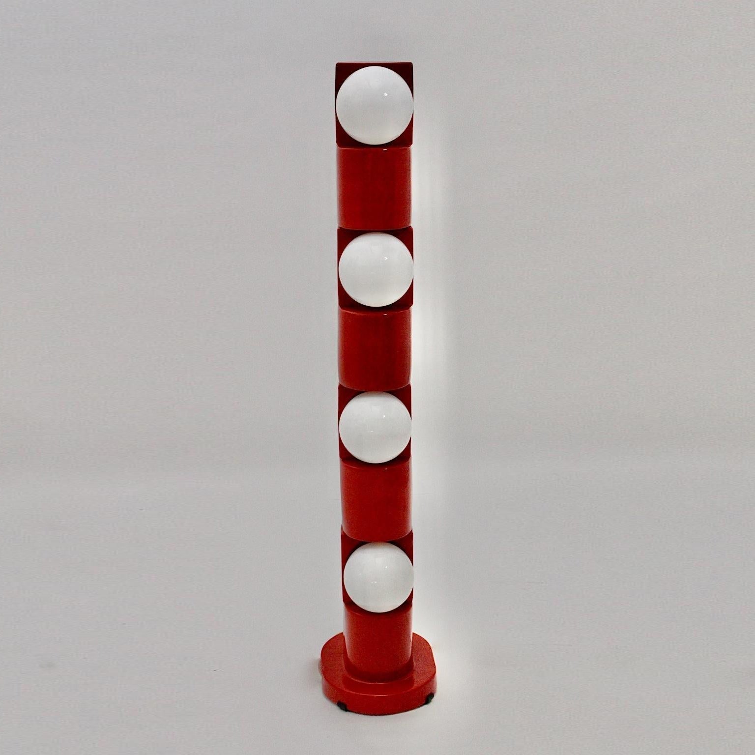 Viraeraine Floor Lamp