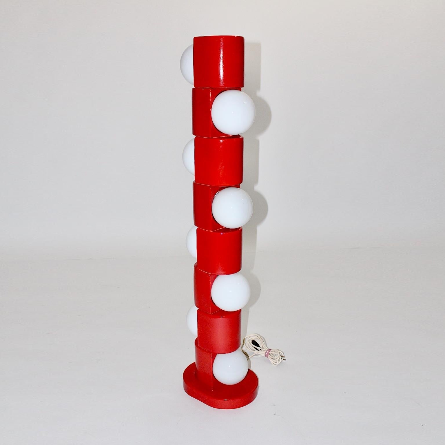 Viraeraine Floor Lamp