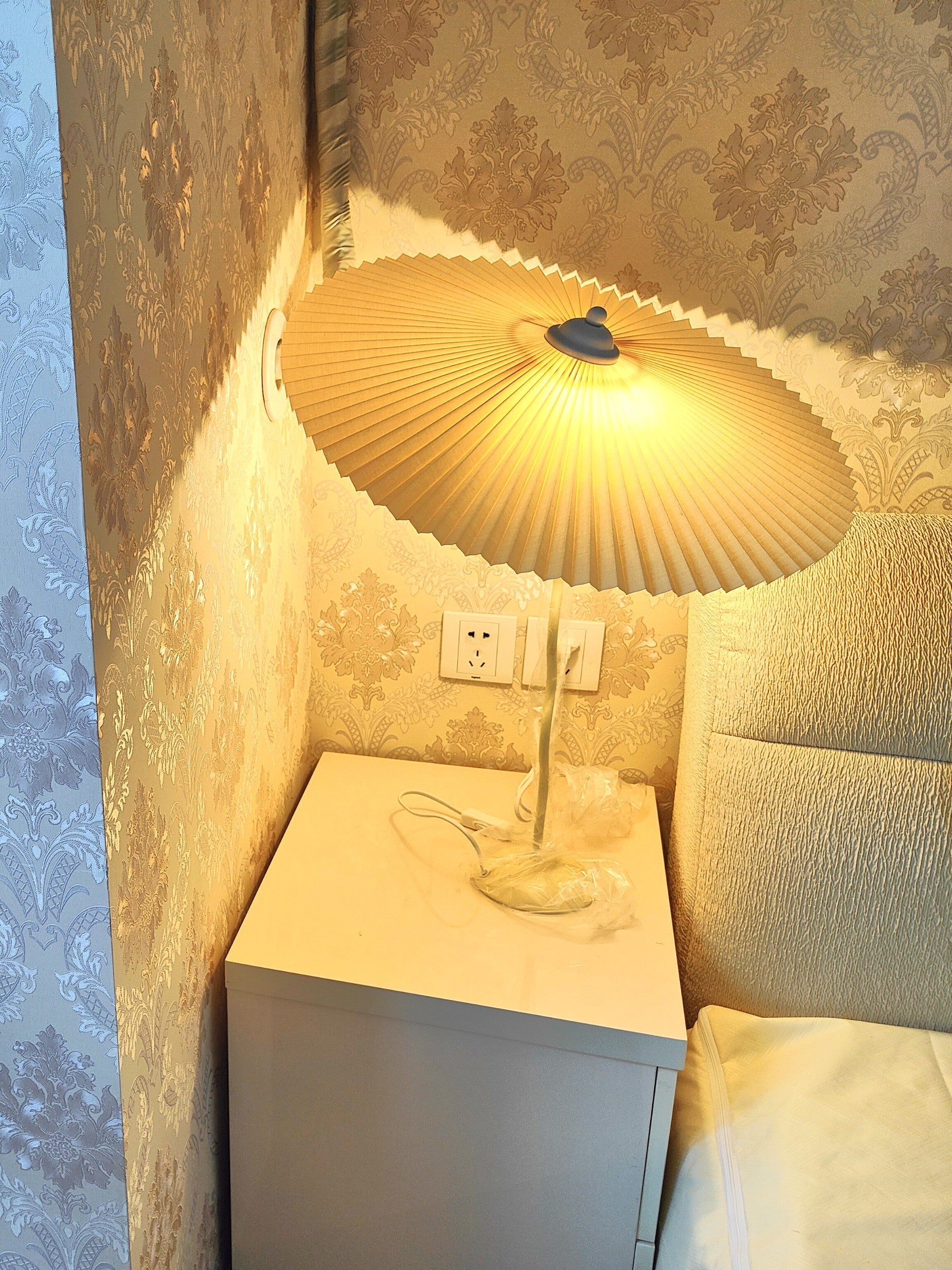 Vioro Fabric Table Lamp