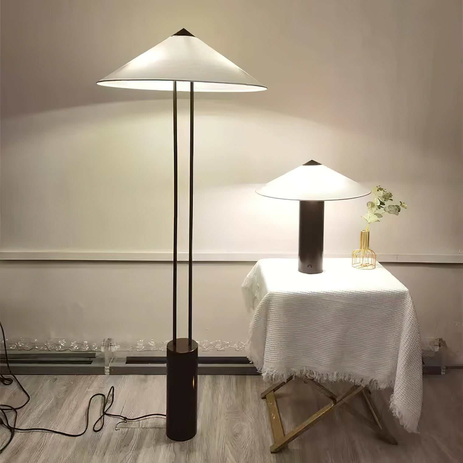 Veleaya Floor Lamp
