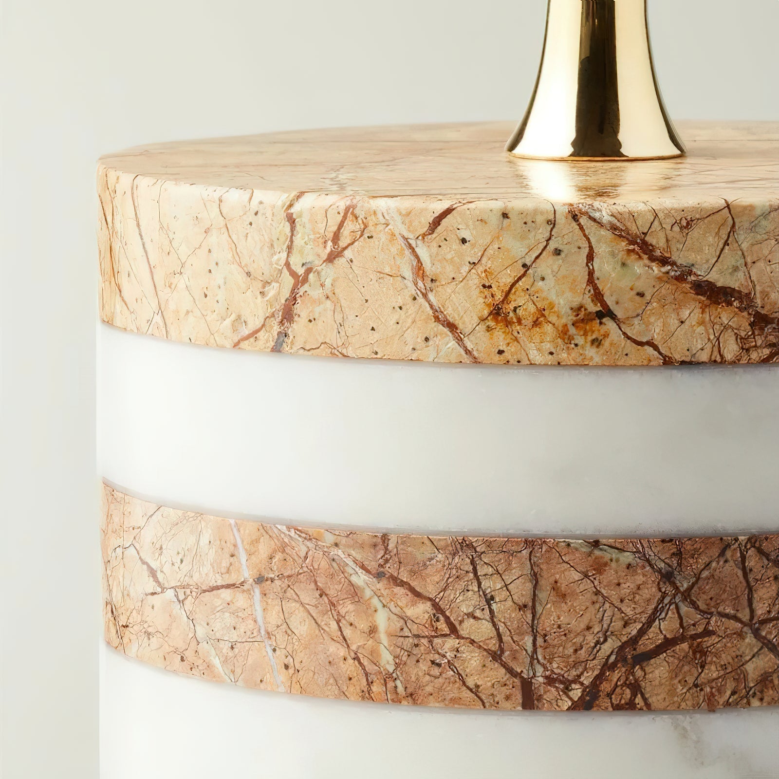 Teriivette Candle Stand