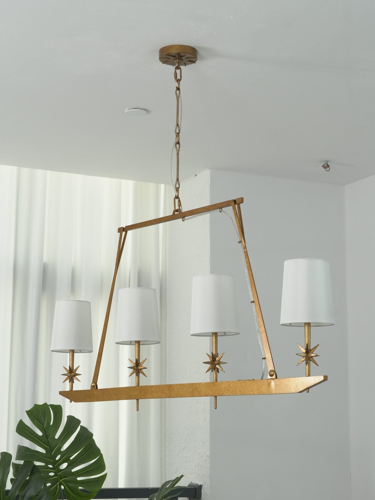 Lynve Brass Elegant Stellar Linear Chandelier