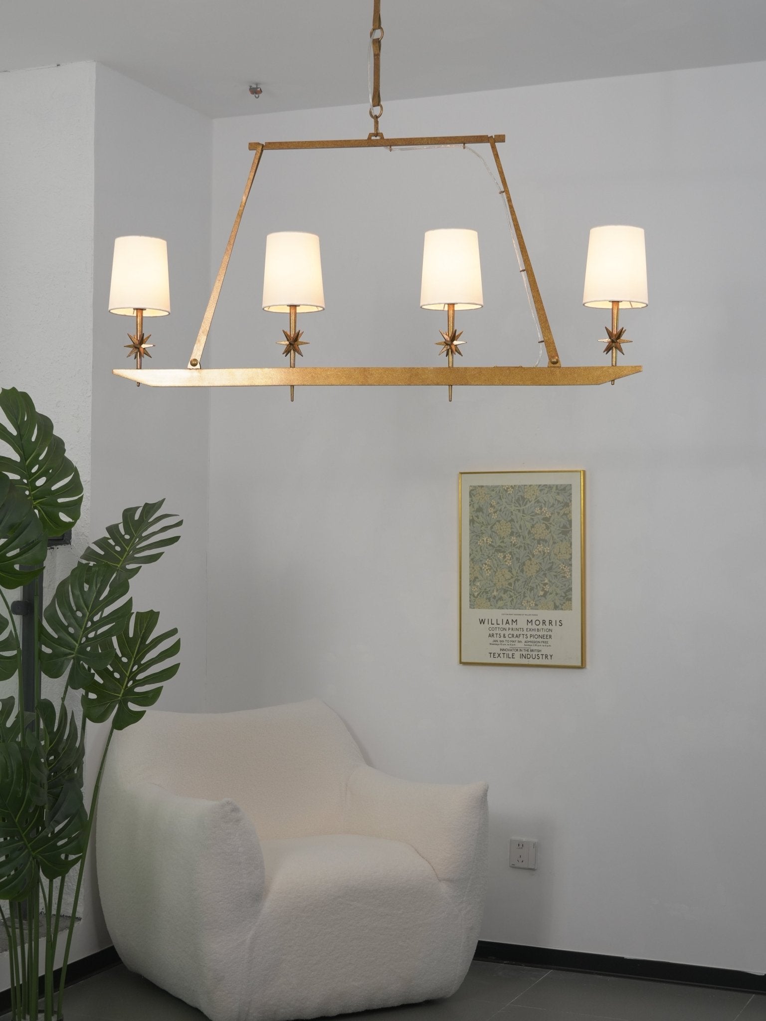 Lynve Brass Elegant Stellar Linear Chandelier
