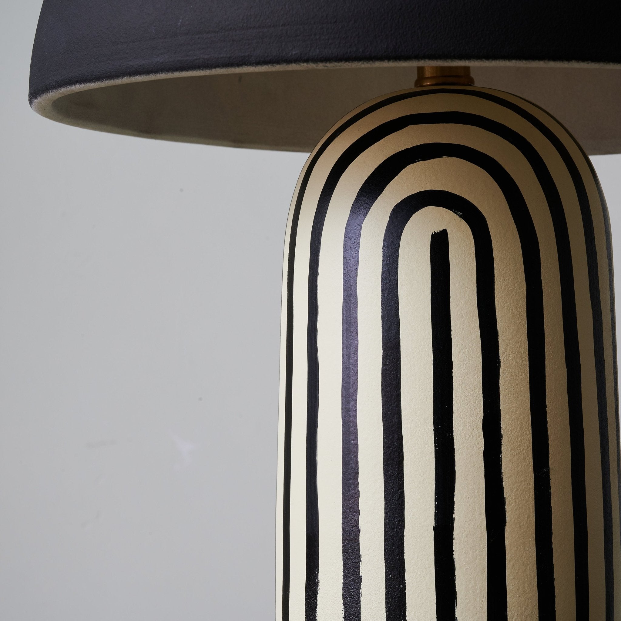 Moxyn Minimalist Ceramics Table Lamp