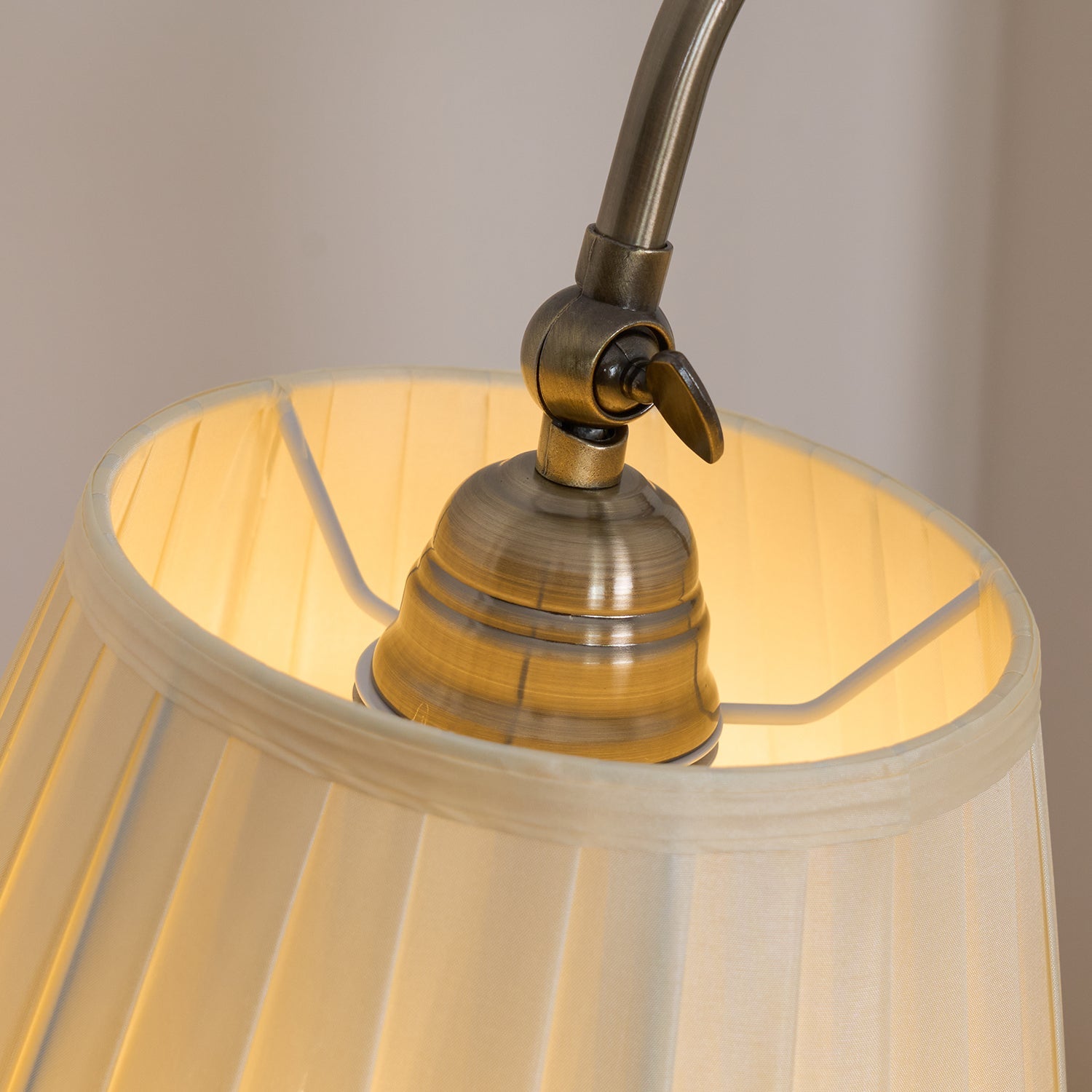 Avenuora Vintage Table Lamp