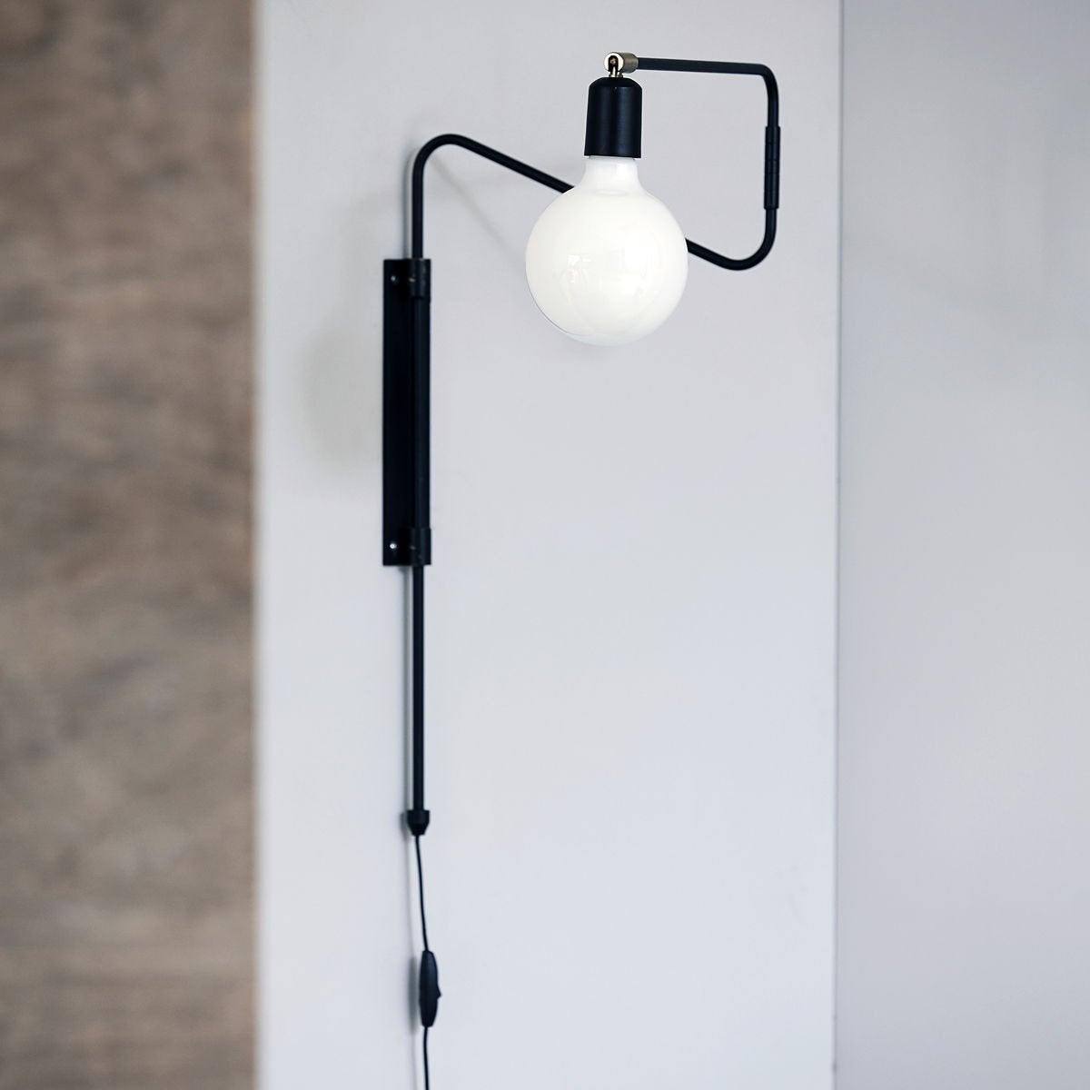 Viraeira Wall Lamp