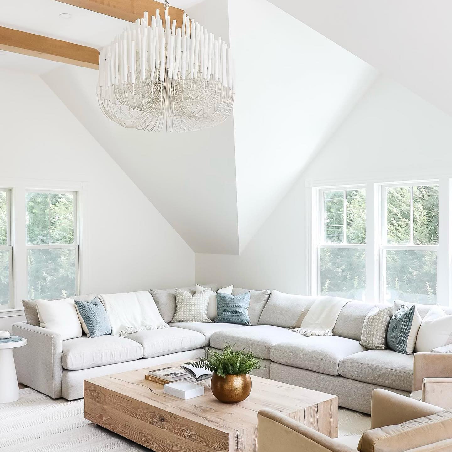 Nyphaiel Postmodern Luxury Wood Chandelier