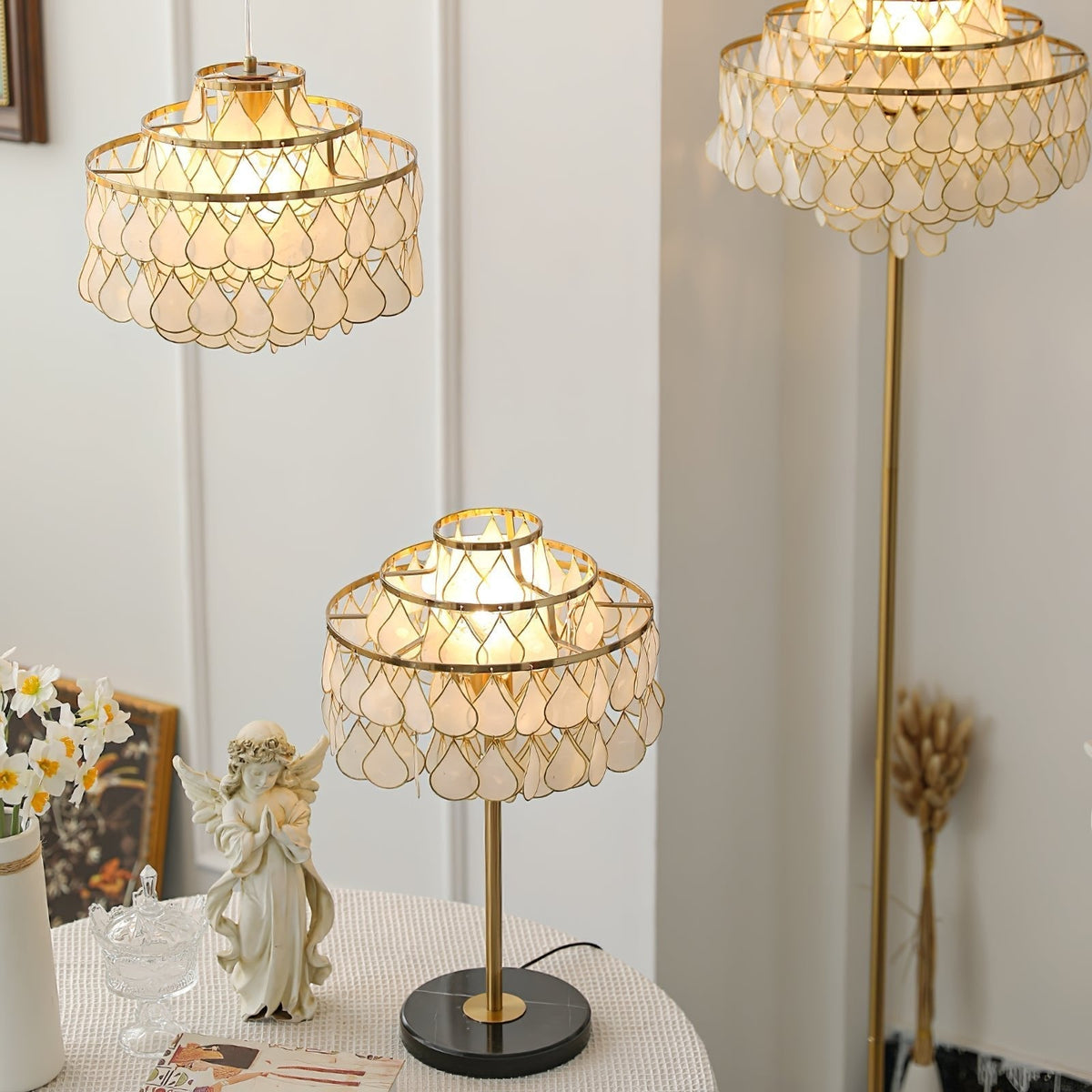 Jacob Luxury Teardrops Shell Table Lamp