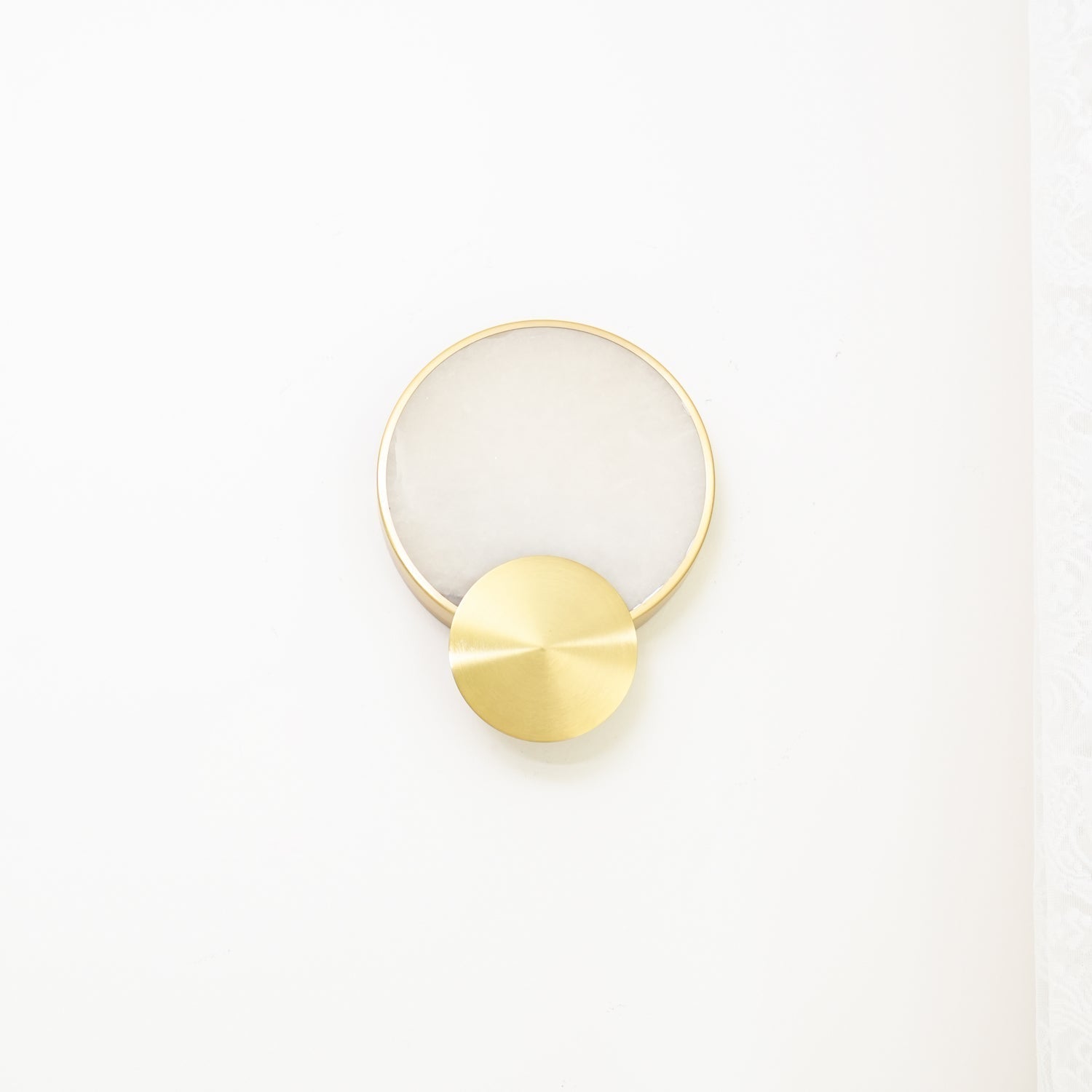 Myvelarae Circular Alabaster Wall Light