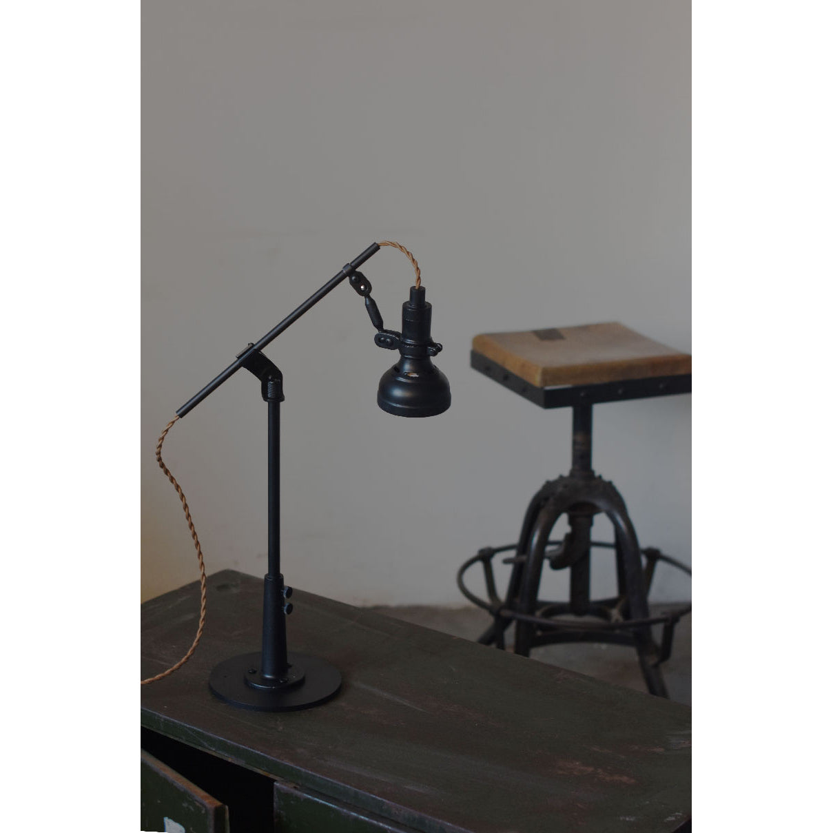 Rivuina Table Lamp