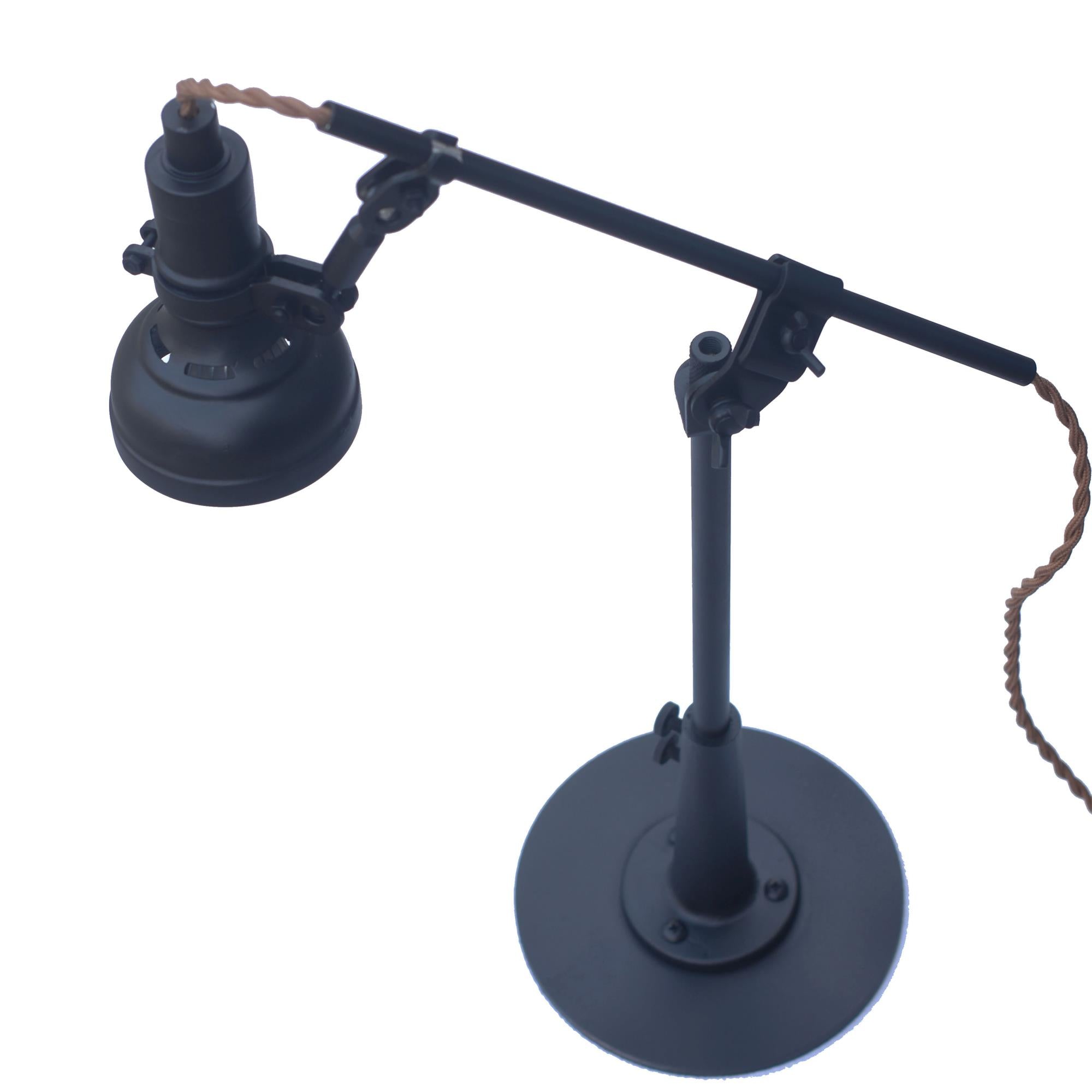 Rivuina Table Lamp