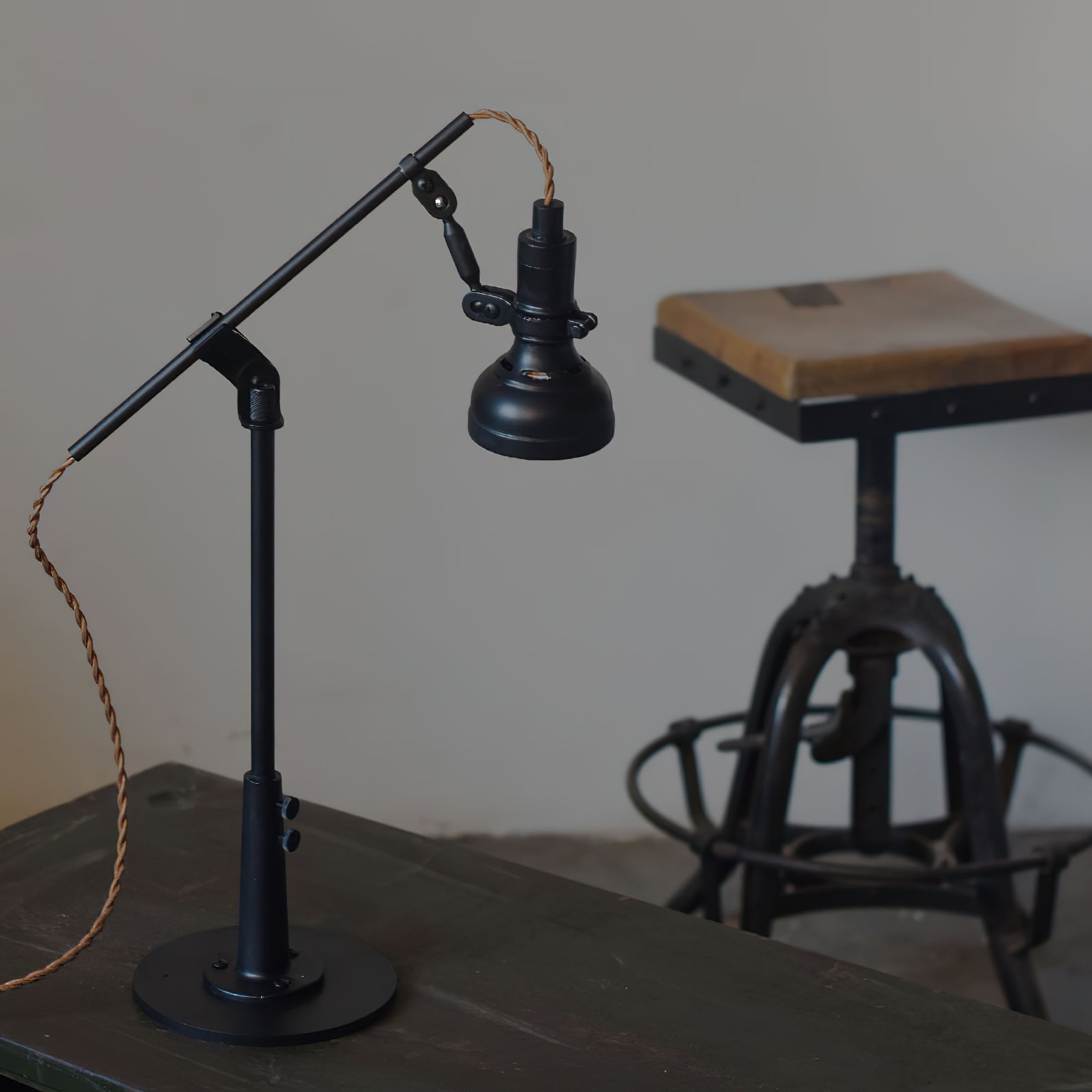 Rivuina Table Lamp