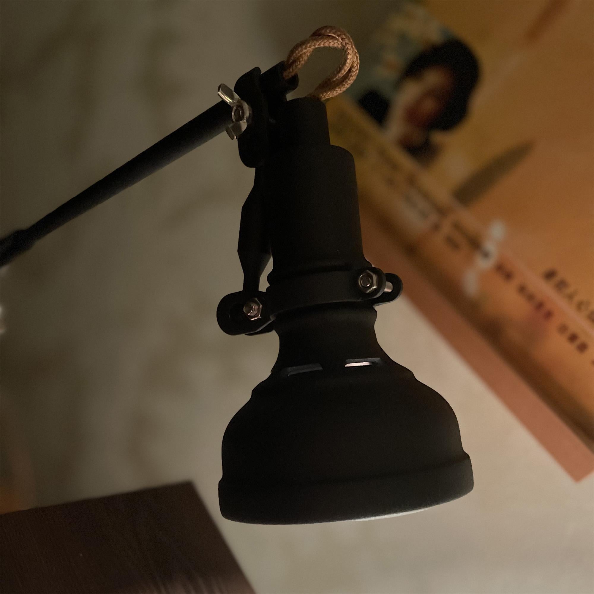 Rivuina Table Lamp